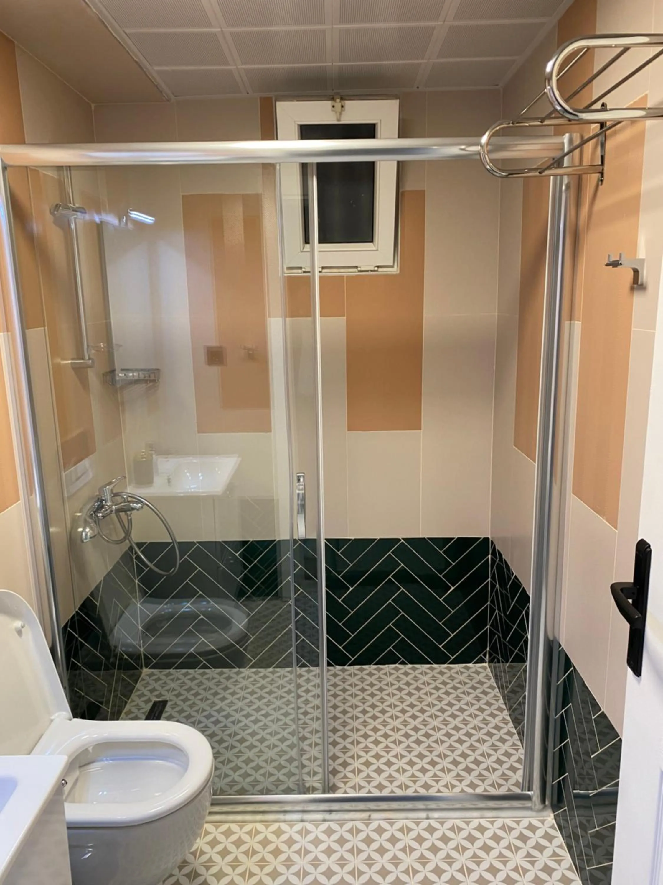 Bathroom in premium park apart otel