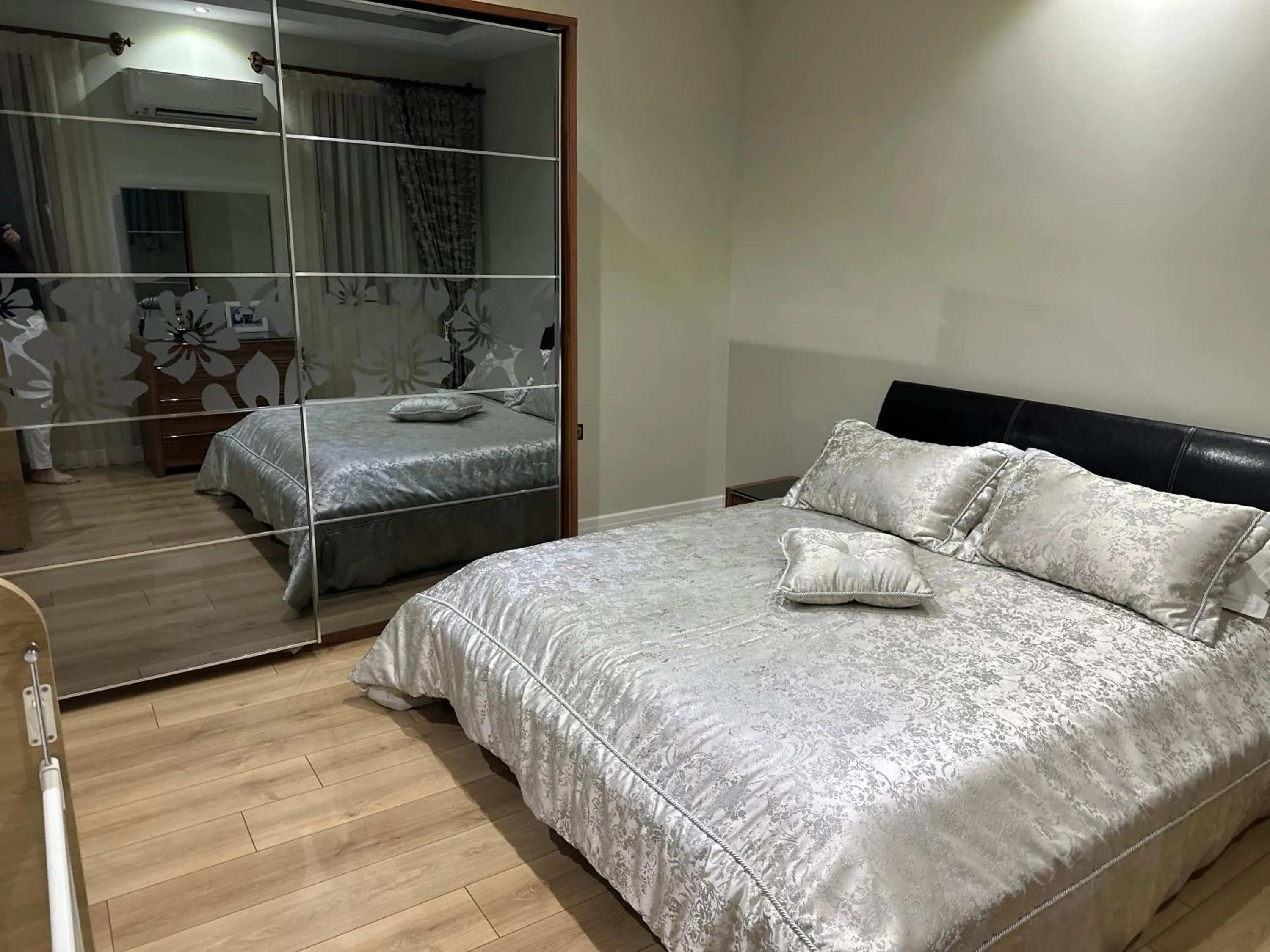 Bed in premium park apart otel