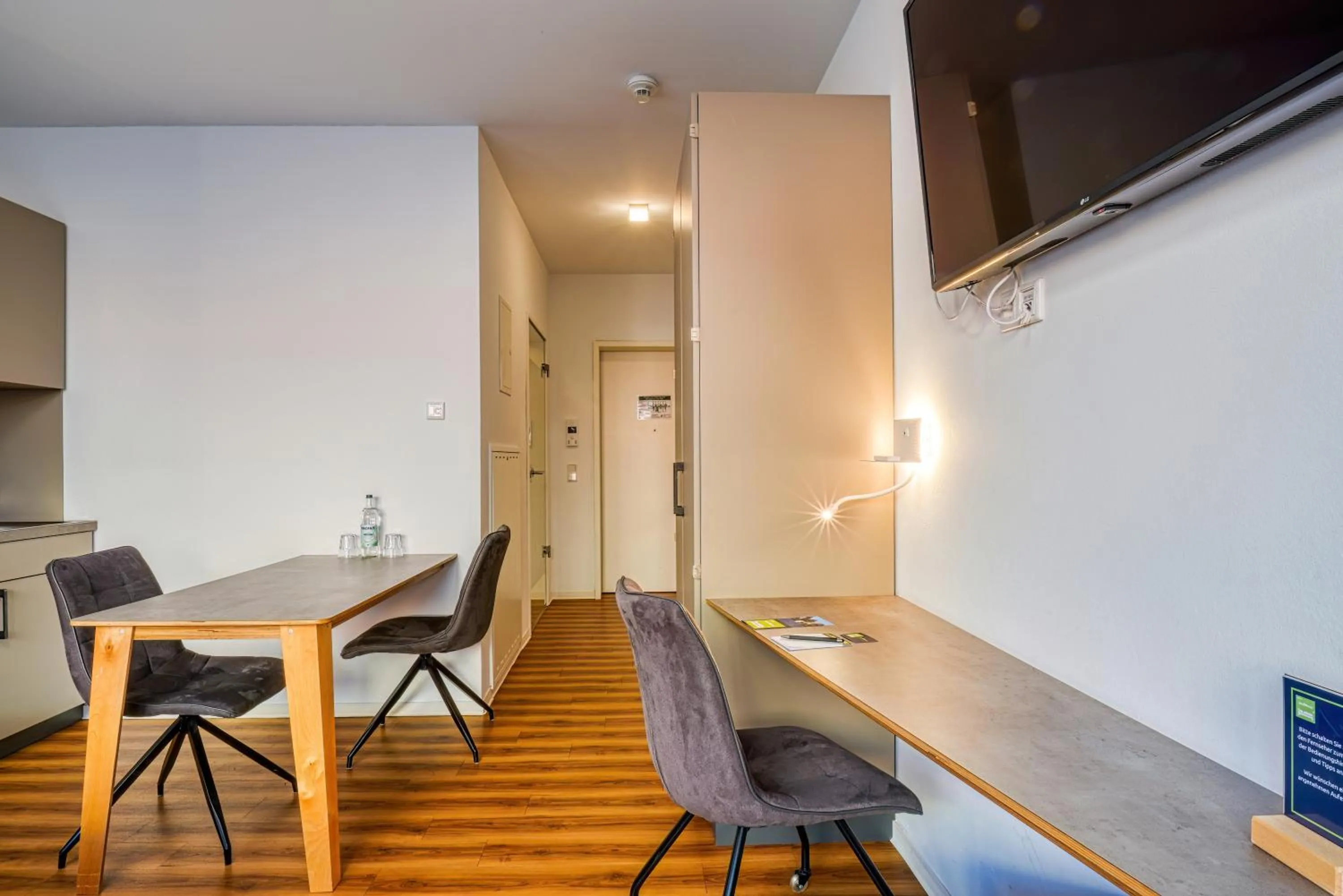 TV and multimedia in NiceToStay by Fairway Hotels