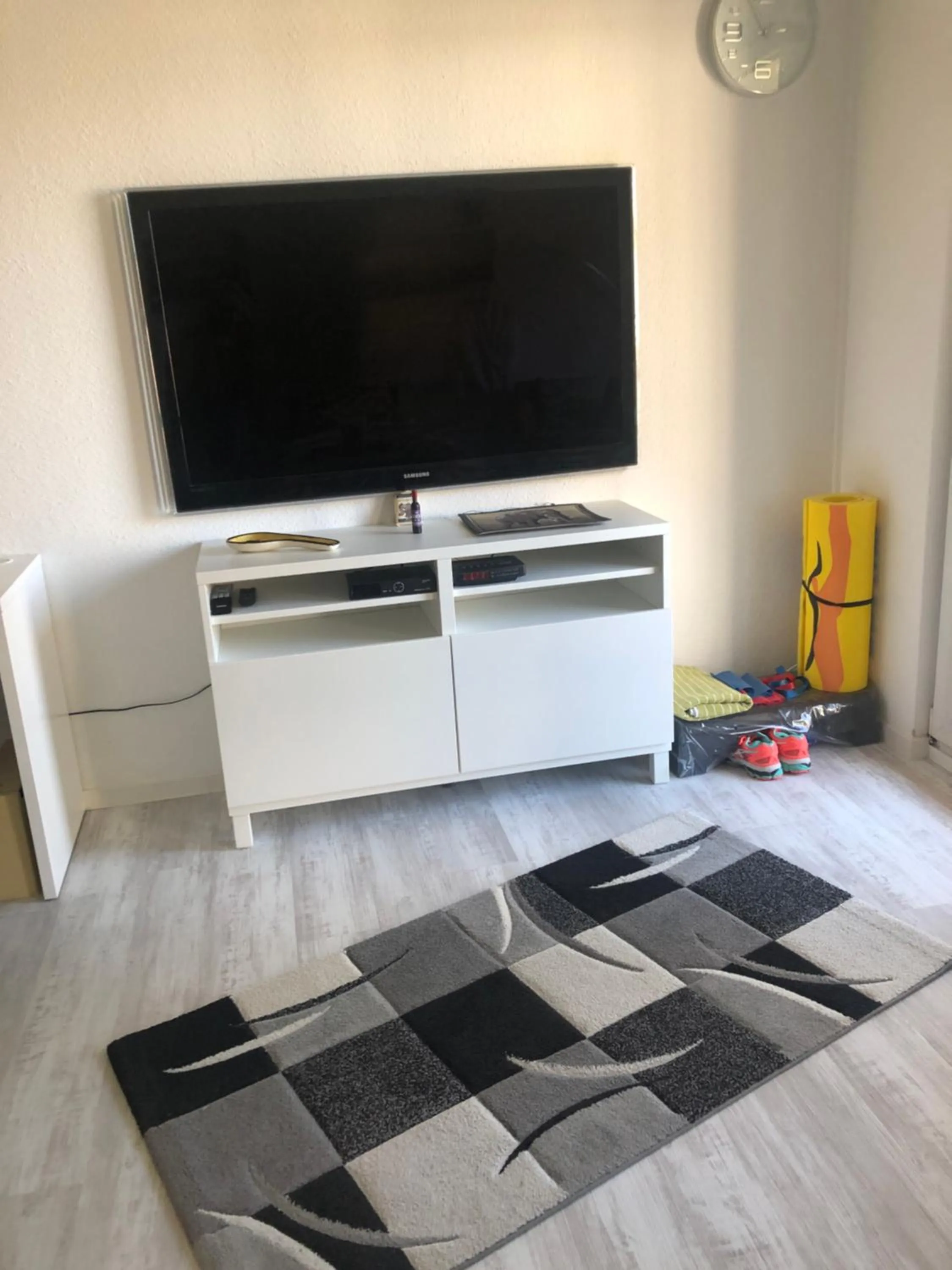Communal lounge/ TV room in Maggies-Apartment-Hannover