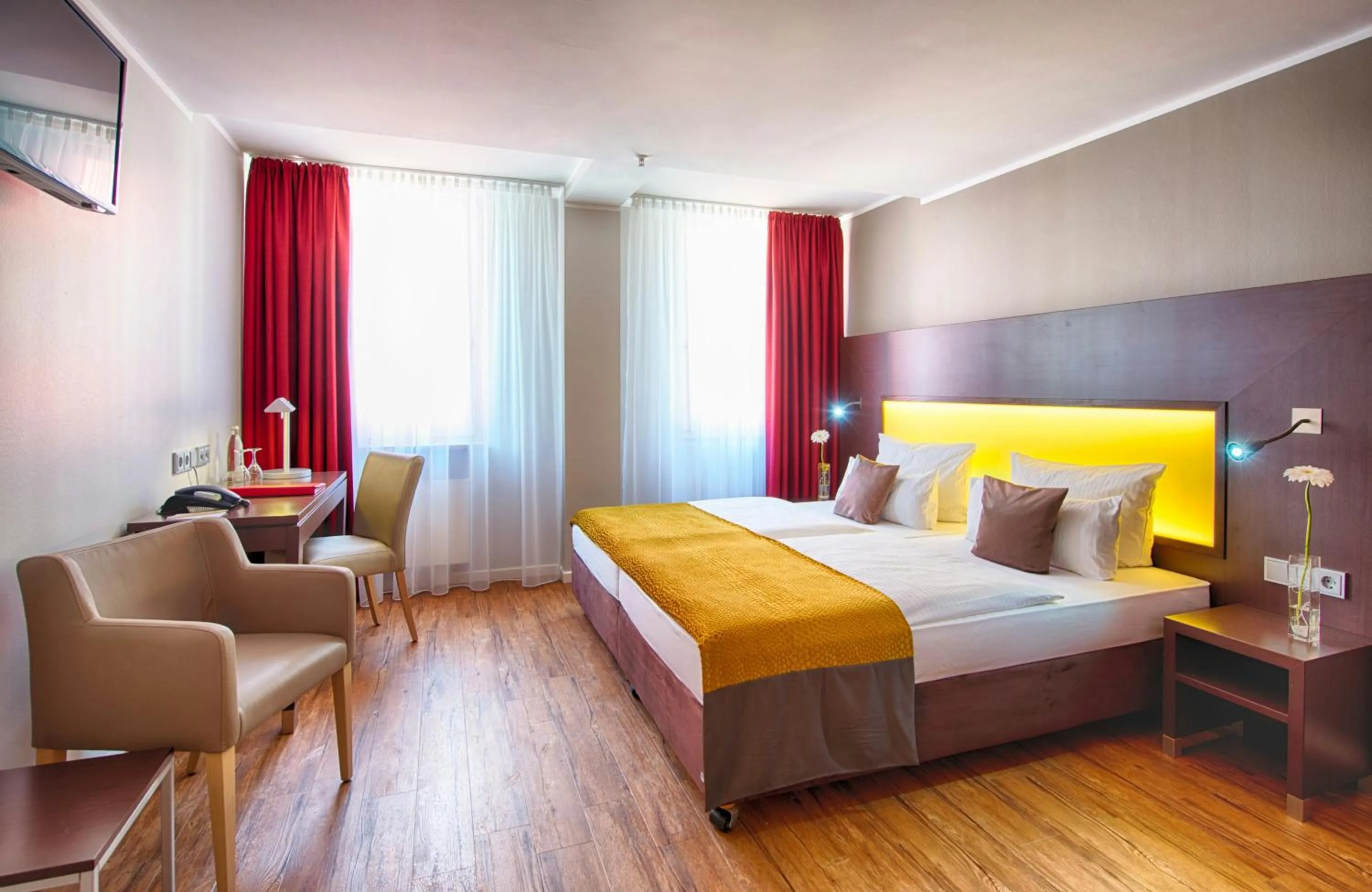 Photo of the whole room, Bed in Leonardo Hotel München City Center