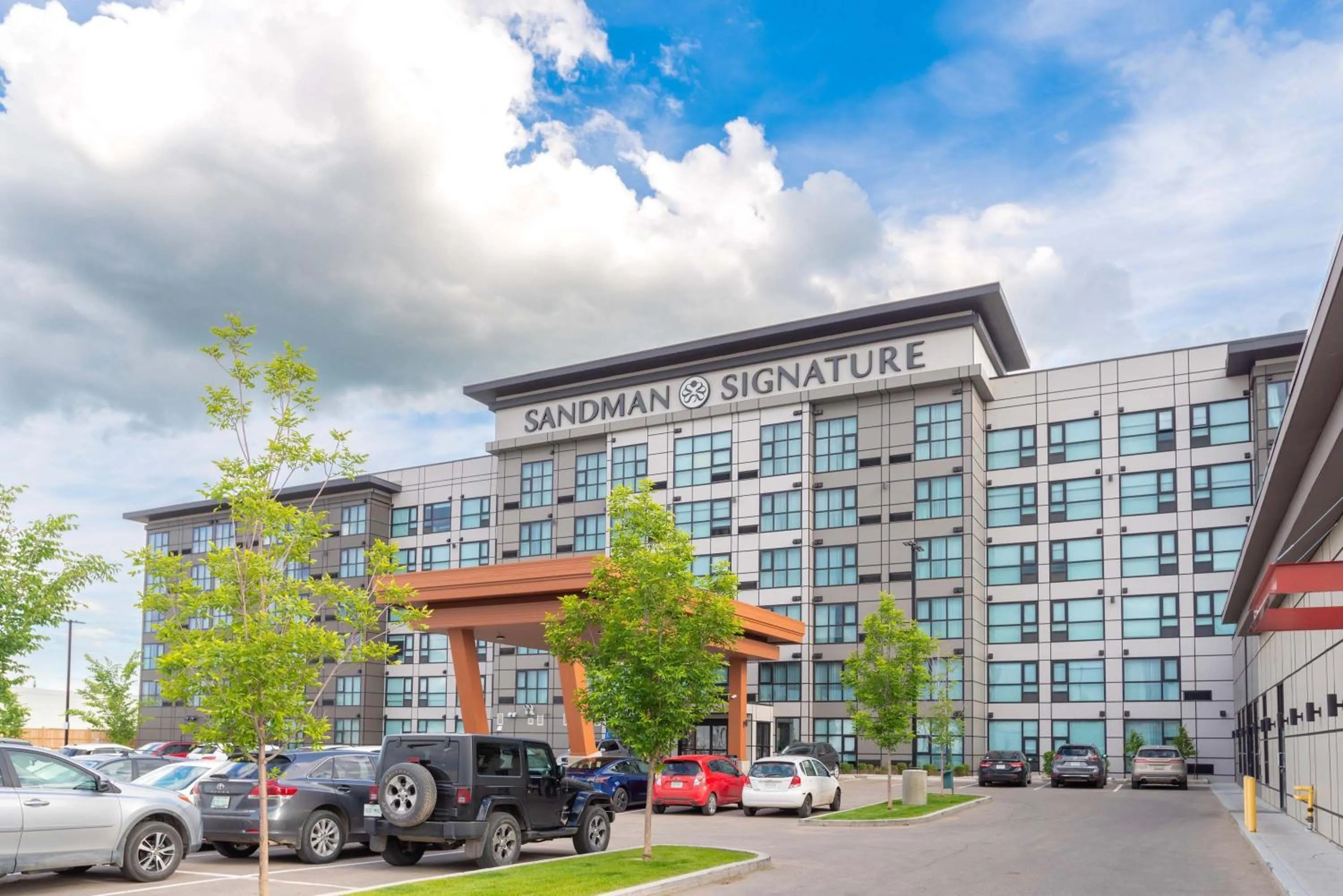 Property building in Sandman Signature Saskatoon South Hotel