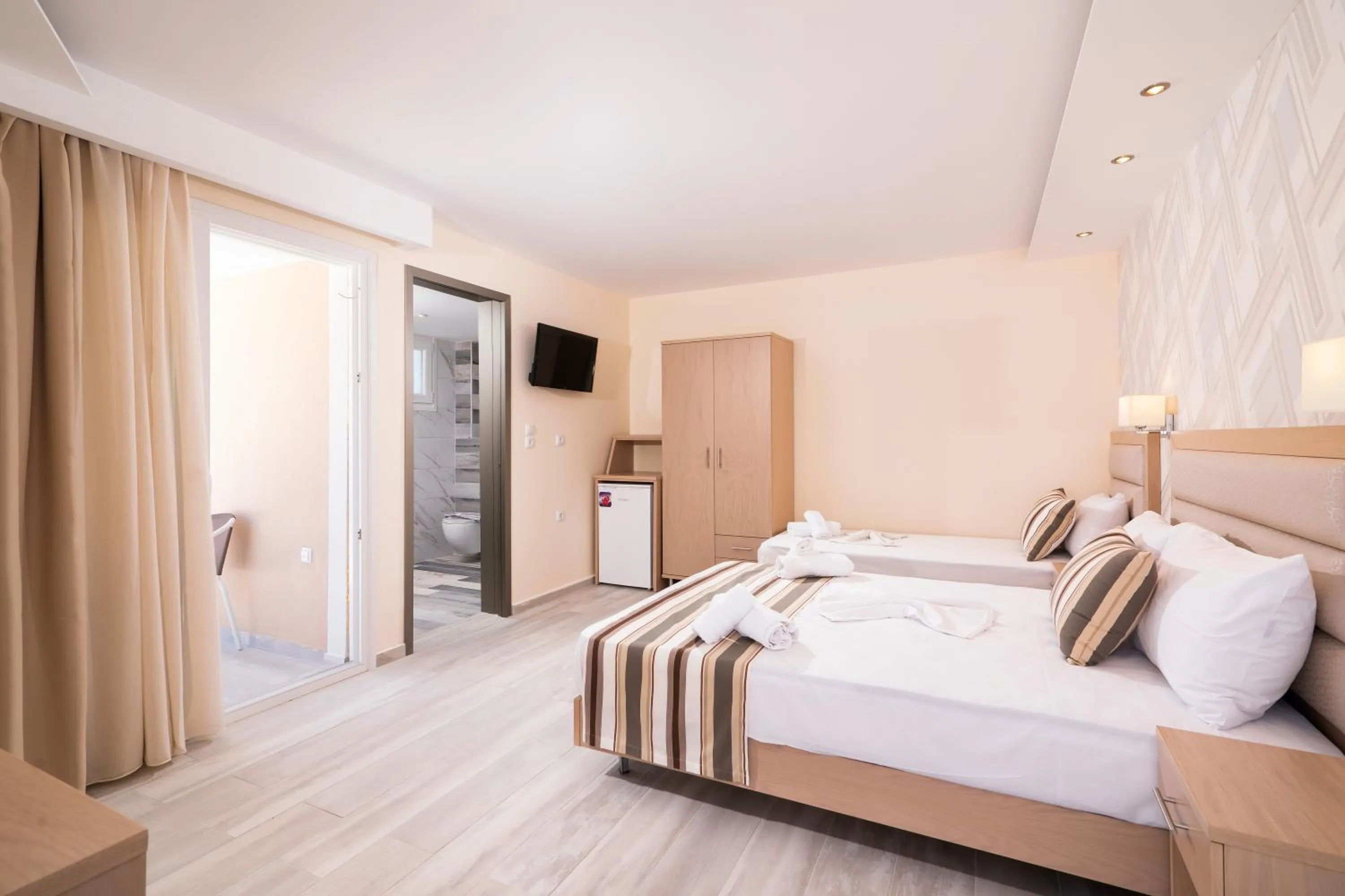 Bed in Star Bay Luxury