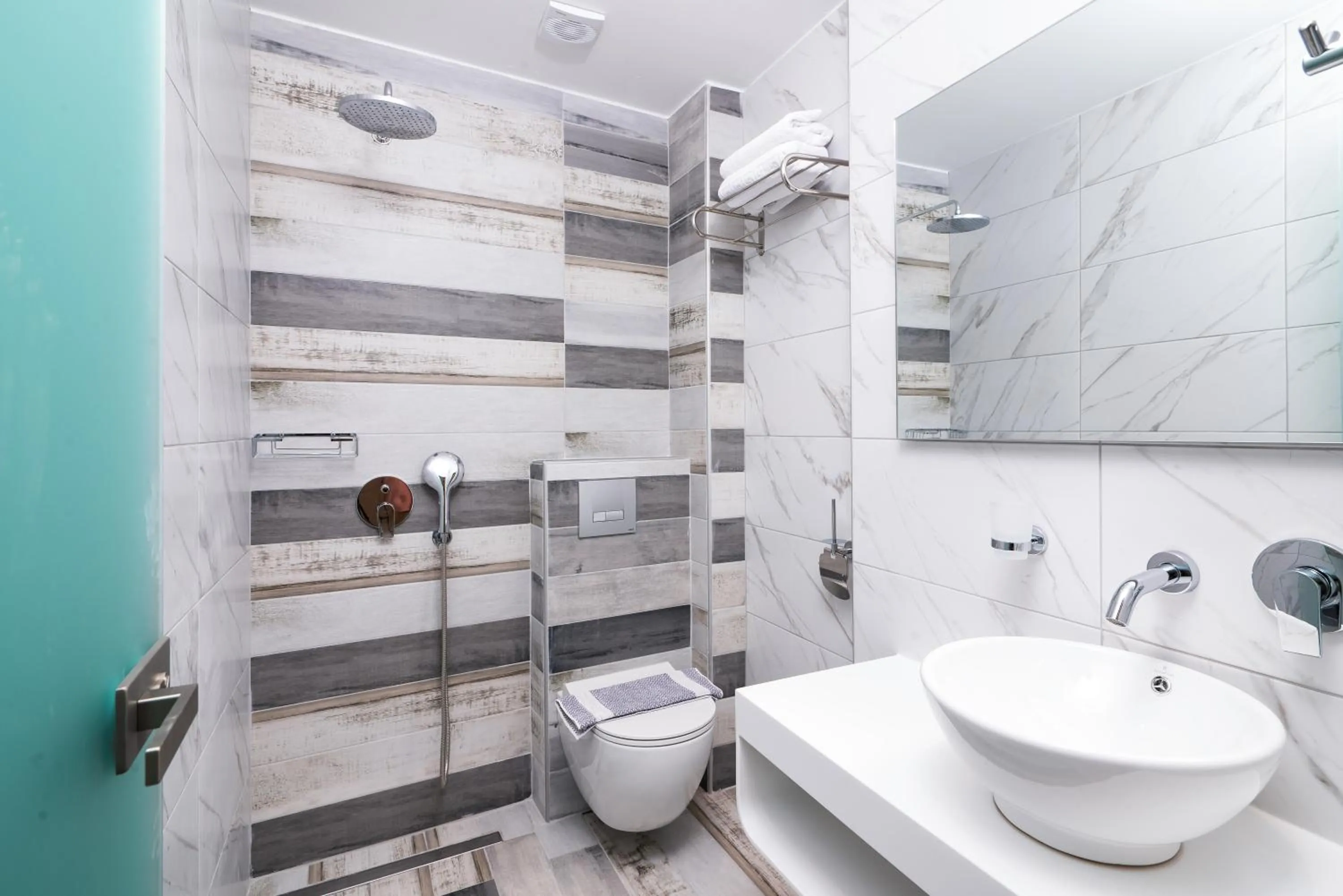 Toilet in Star Bay Luxury