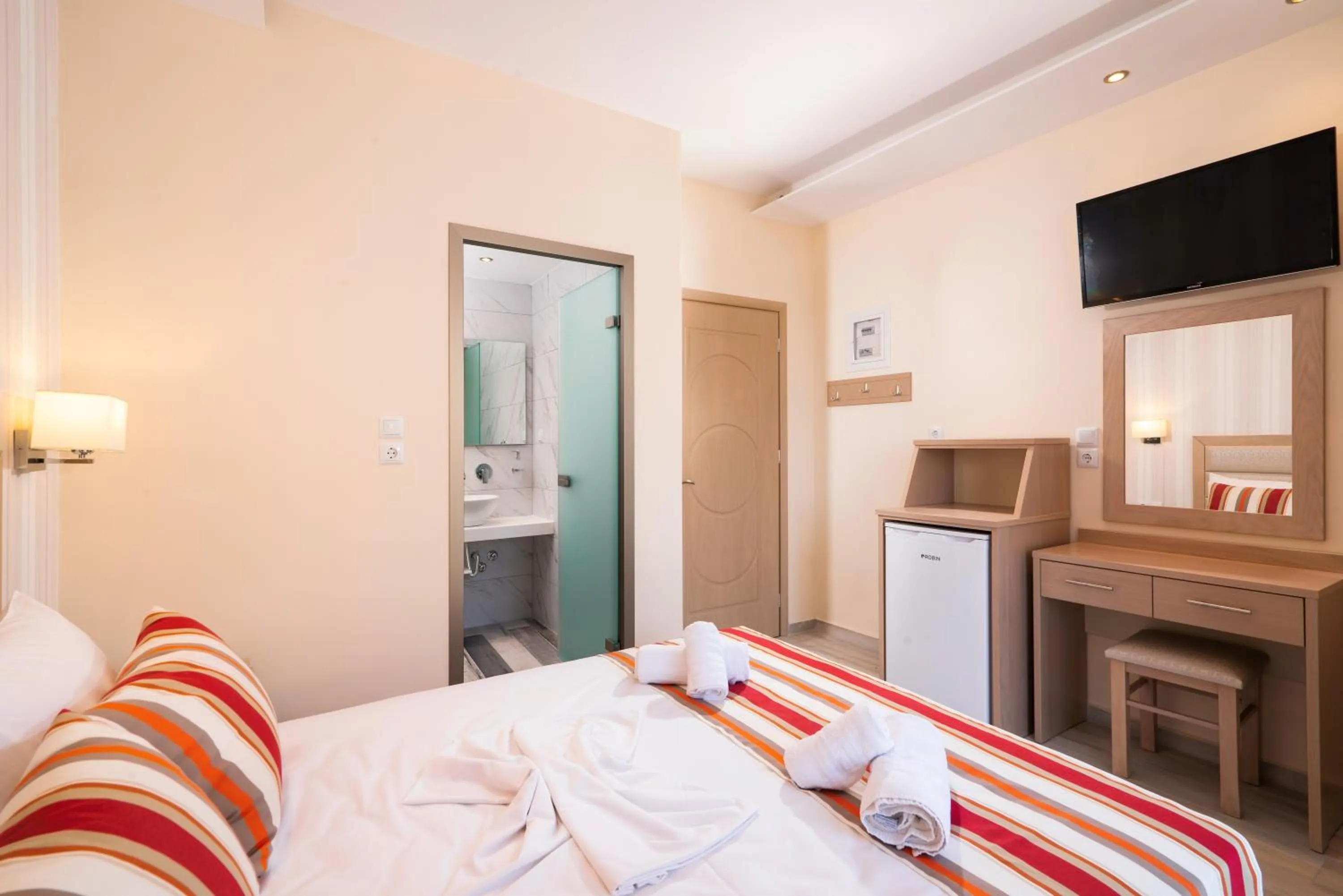 Bed in Star Bay Luxury