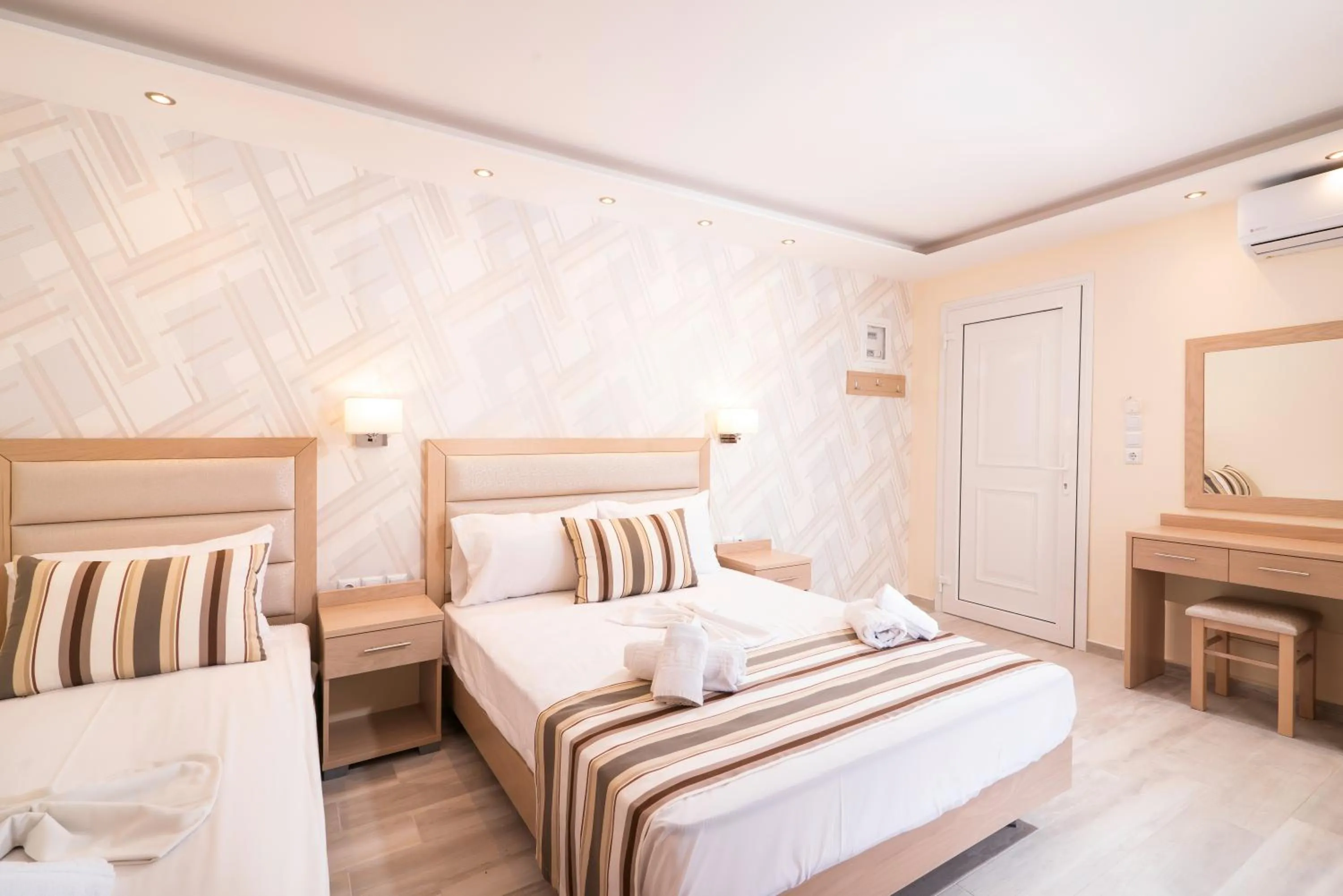 Bed in Star Bay Luxury