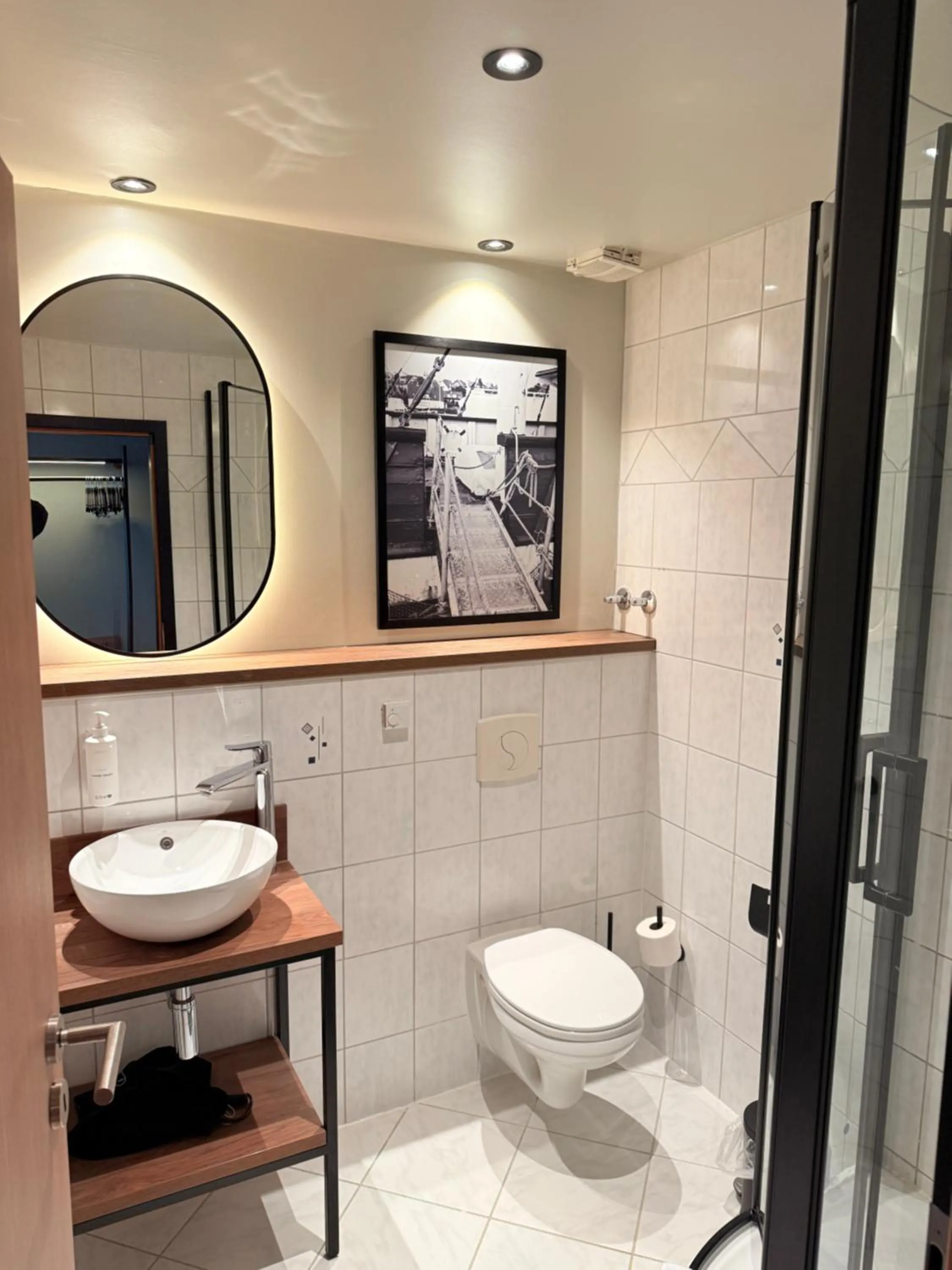 Shower in Hotel Astor Kiel by Campanile