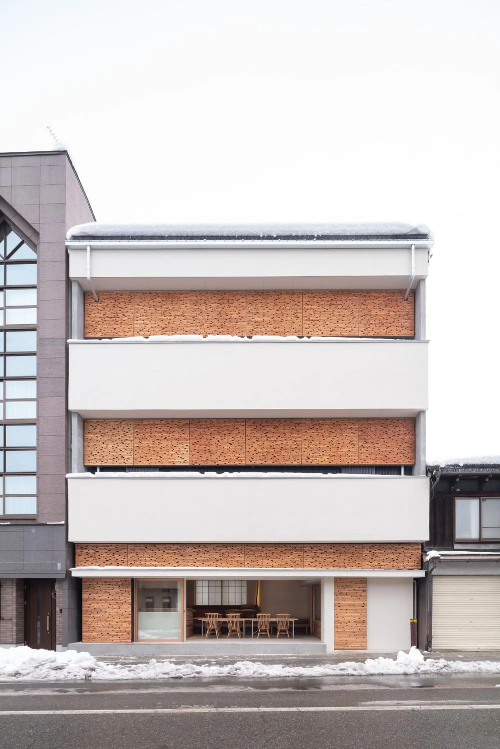 Facade/entrance in cup of tea ensemble