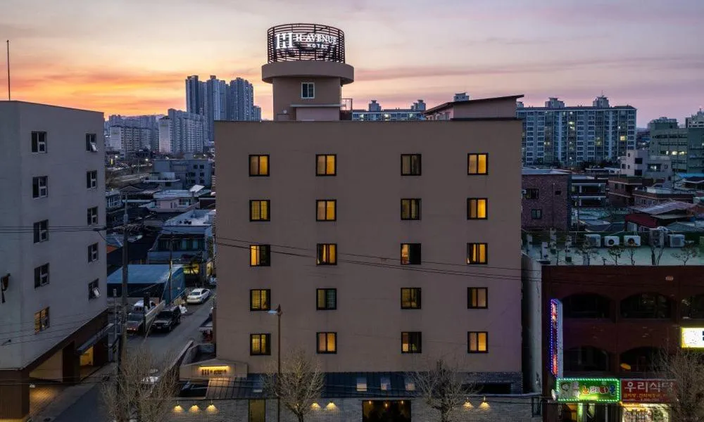 1962 Business Hotel Chuncheon Branch