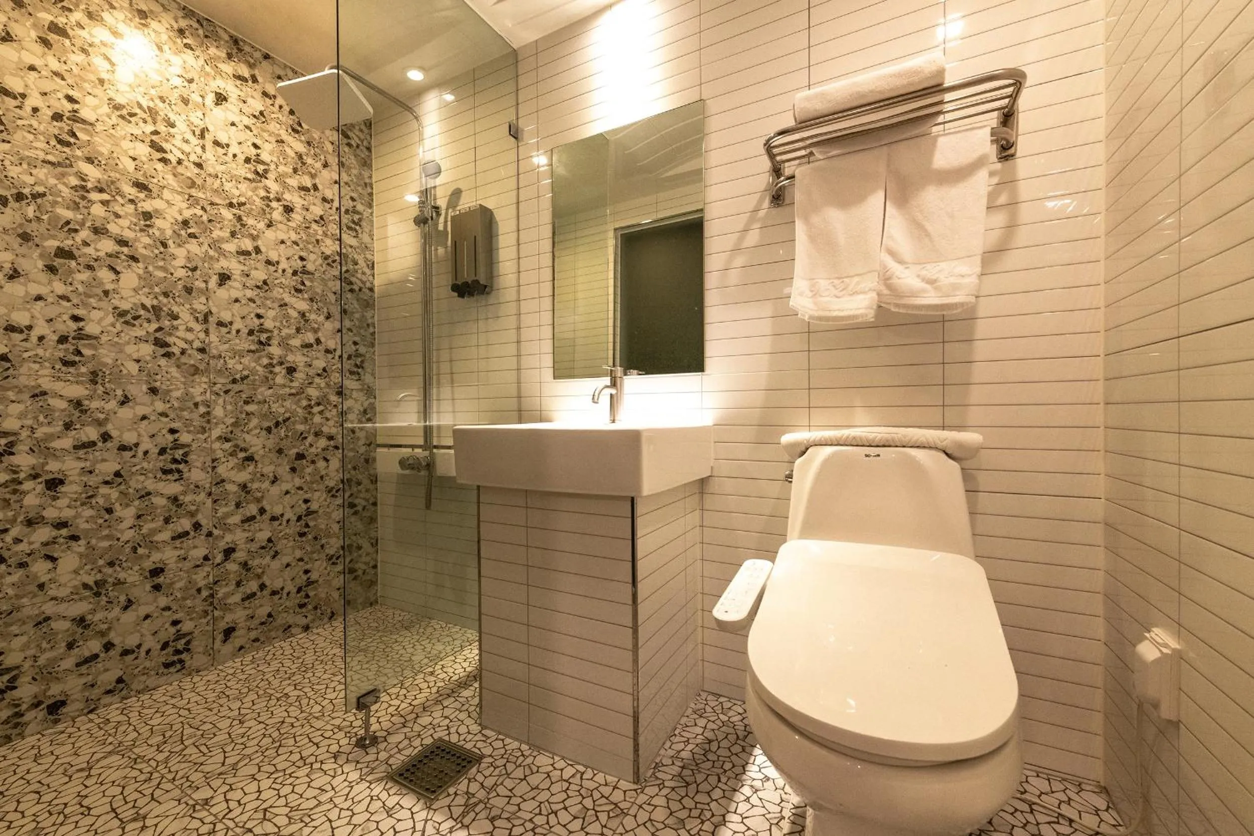 1962 Business Hotel Chuncheon Branch