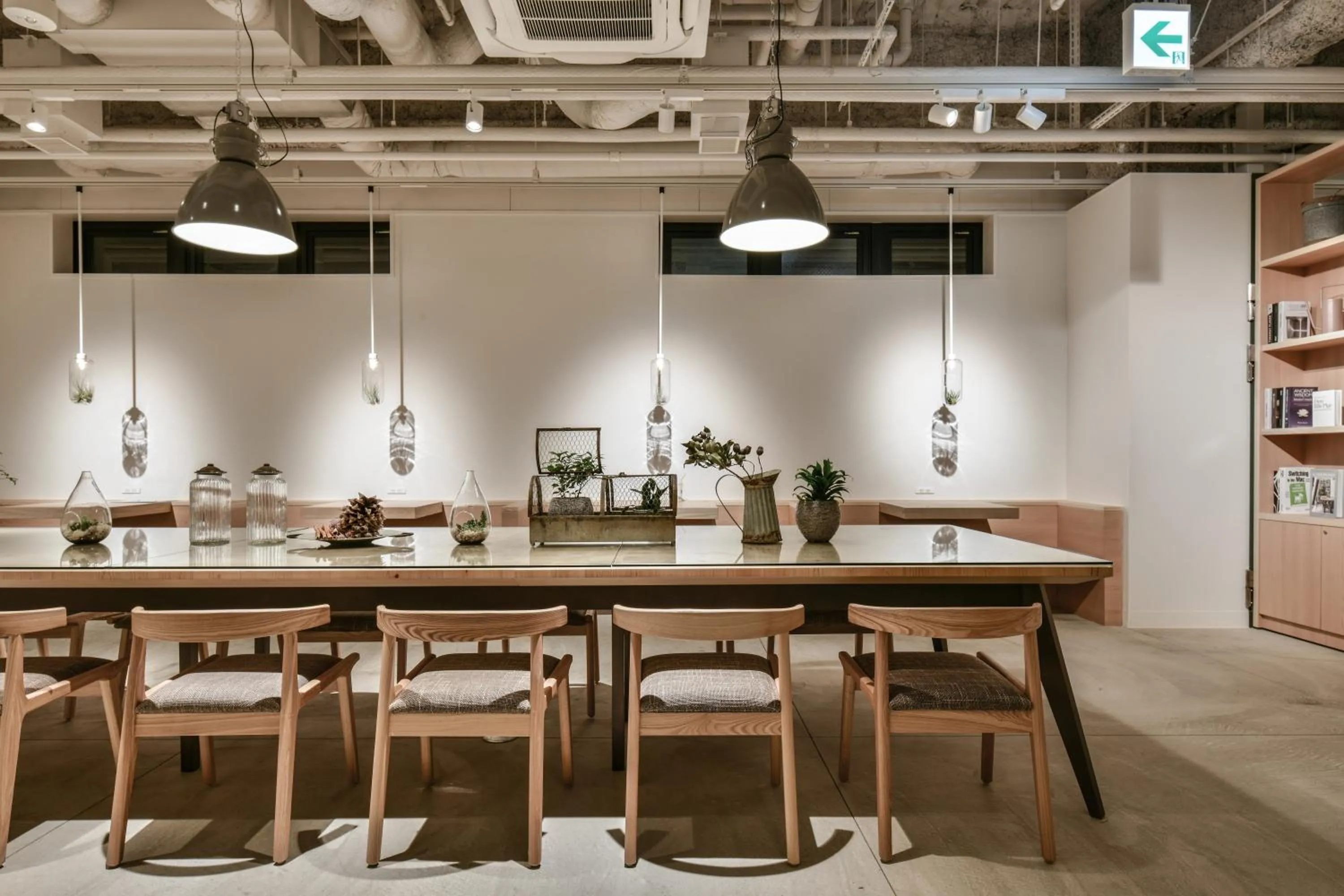 Lounge or bar in REF Omiya by VESSEL HOTELS