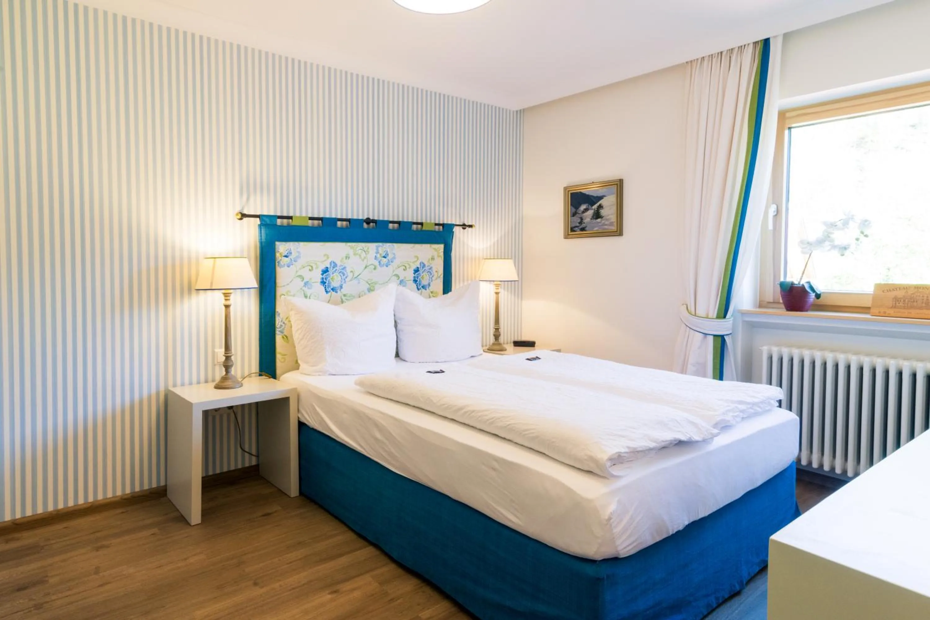 Photo of the whole room, Bed in Goldener Adler Oberried - Hotel & Appartements