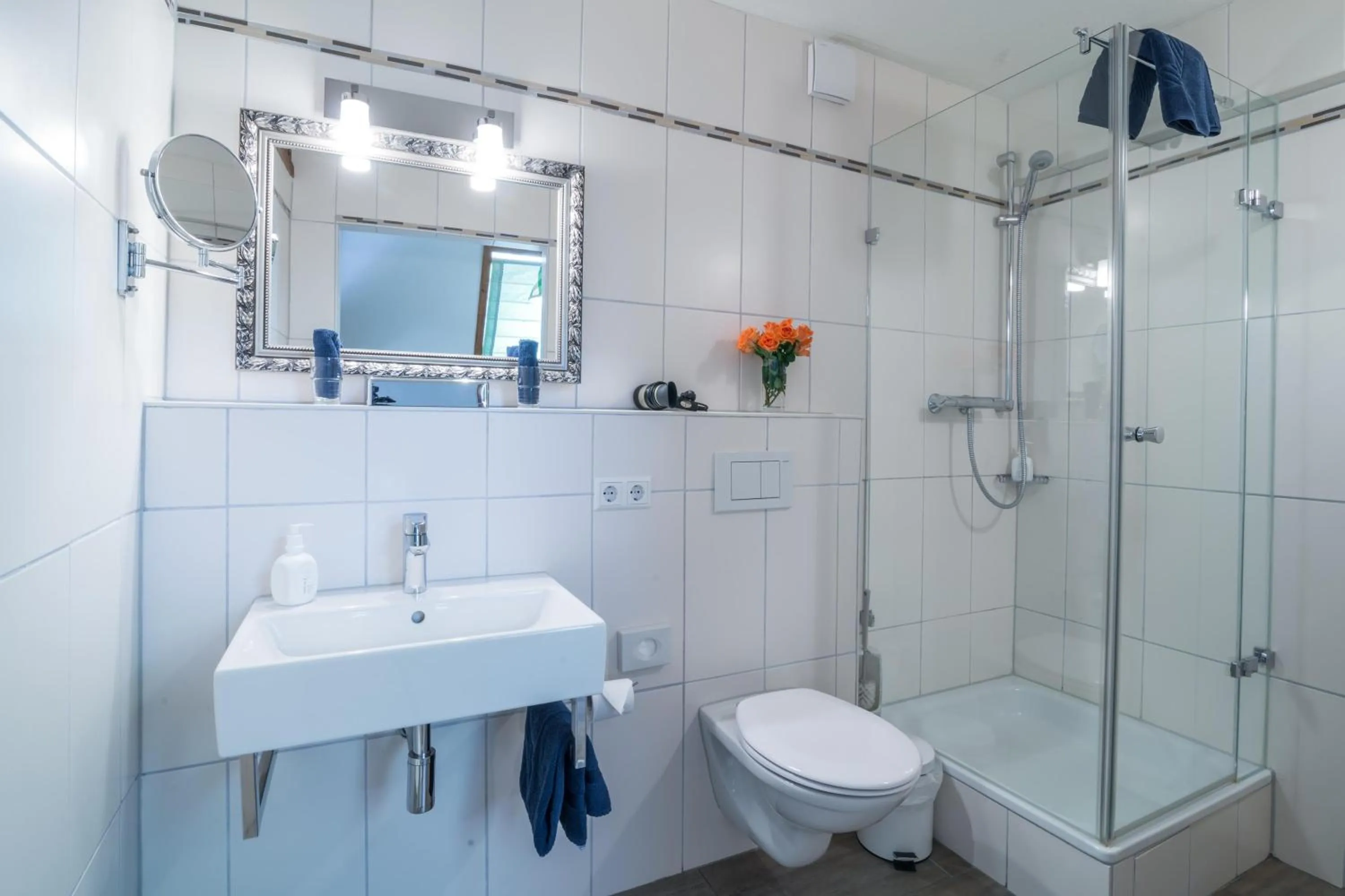 Bathroom in Goldener Adler Oberried - Hotel & Appartements