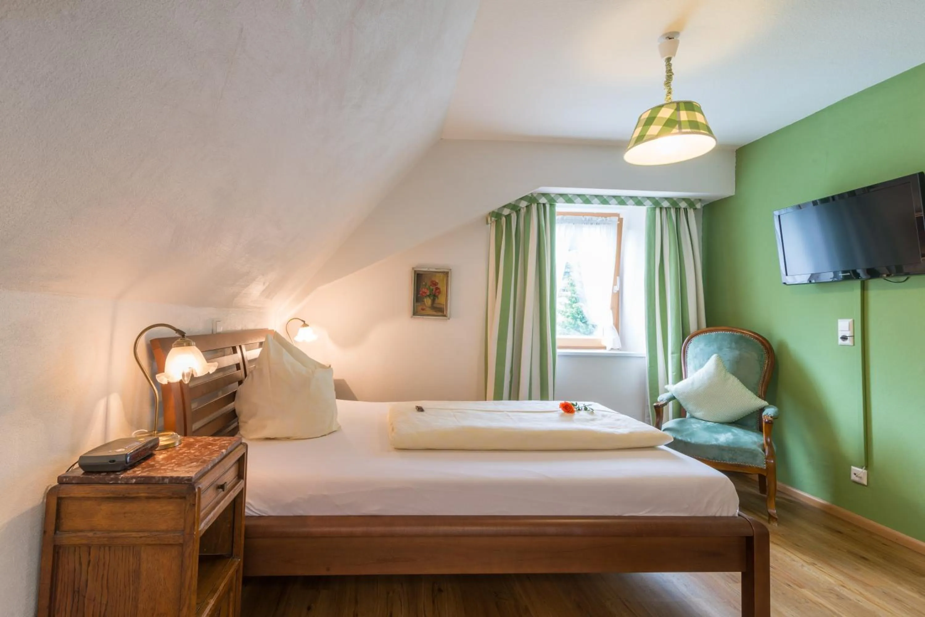 Day, Bed in Goldener Adler Oberried - Hotel & Appartements