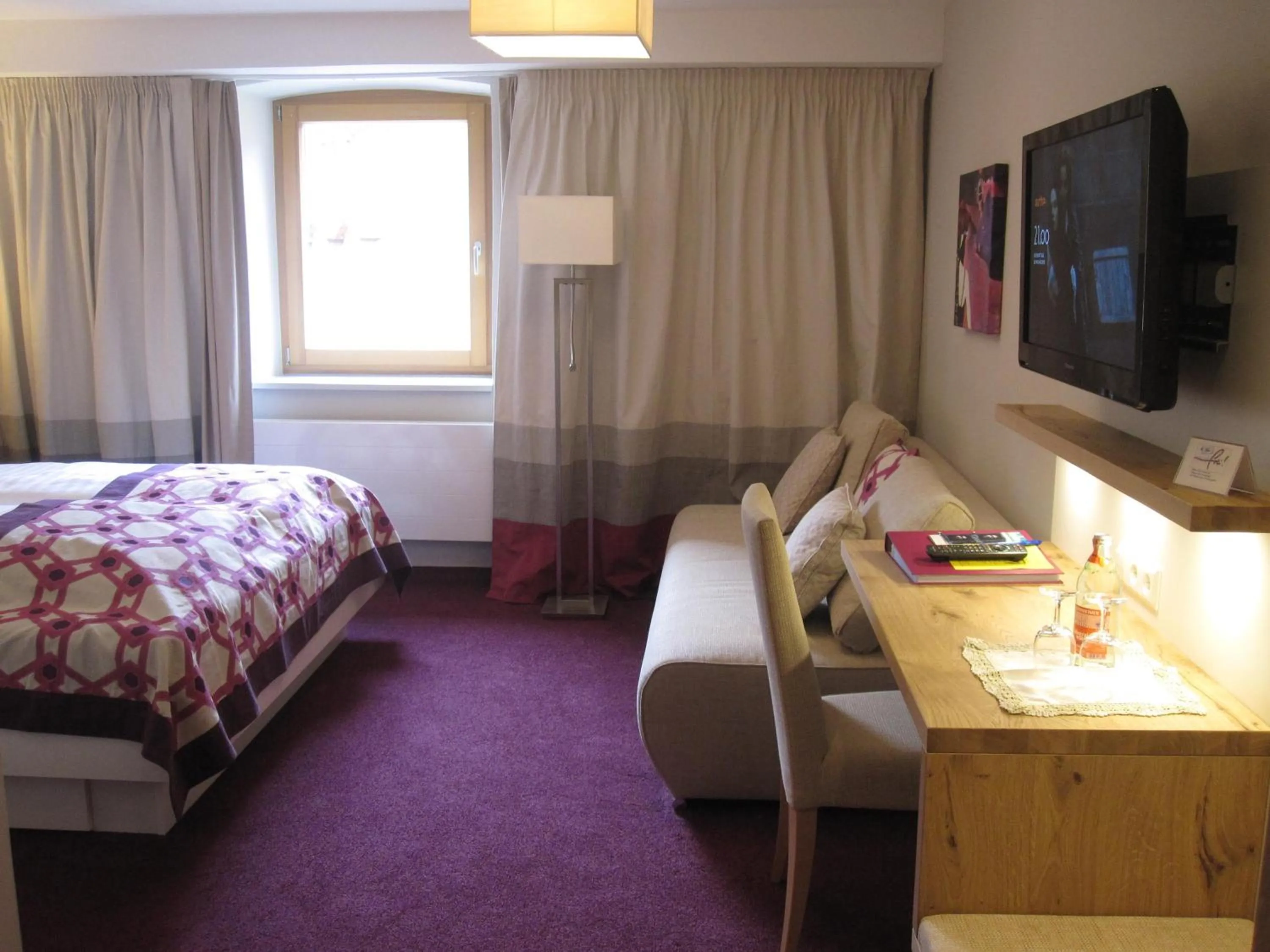 Bed in Goldener Adler Oberried - Hotel & Appartements