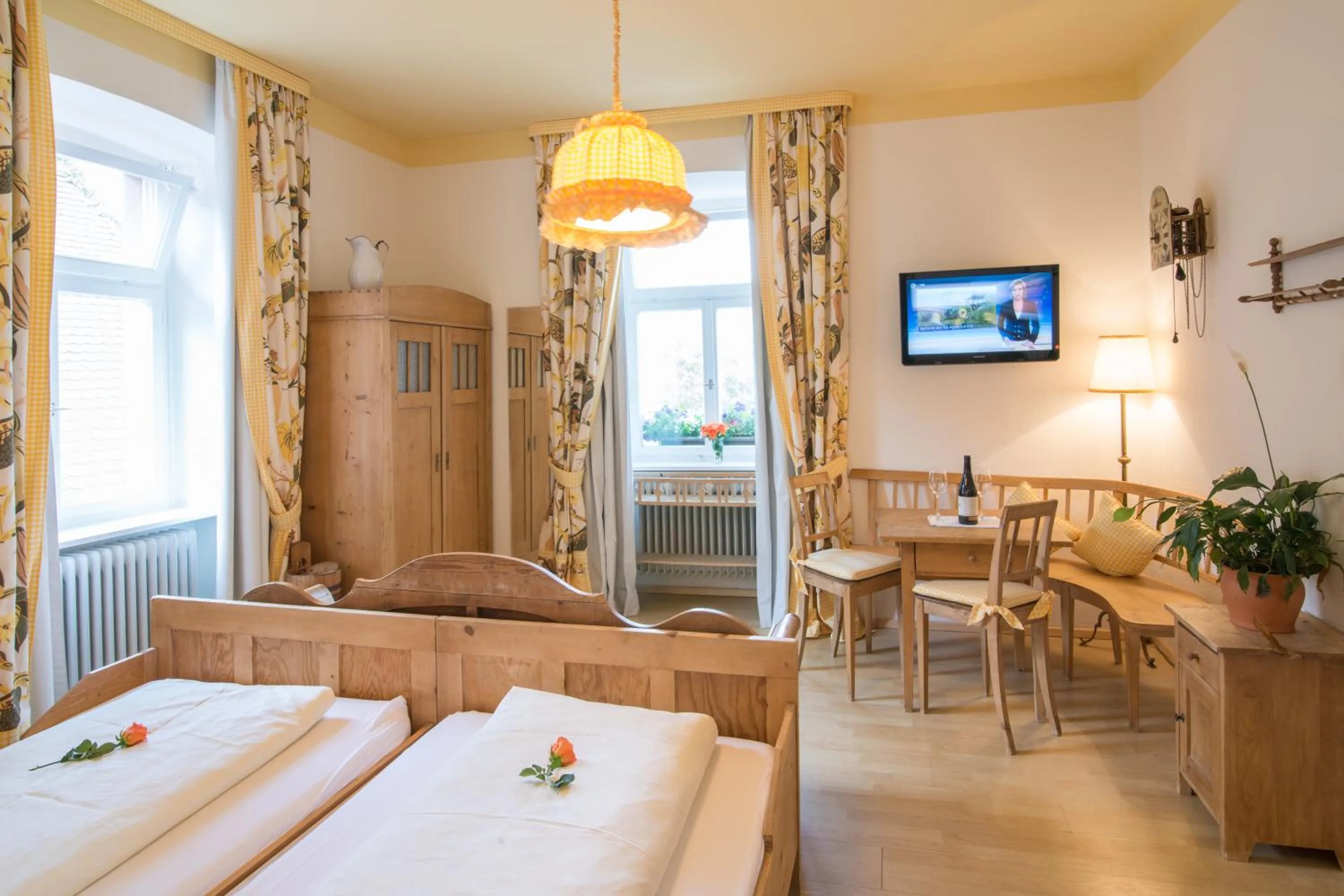Day, Bed in Goldener Adler Oberried - Hotel & Appartements