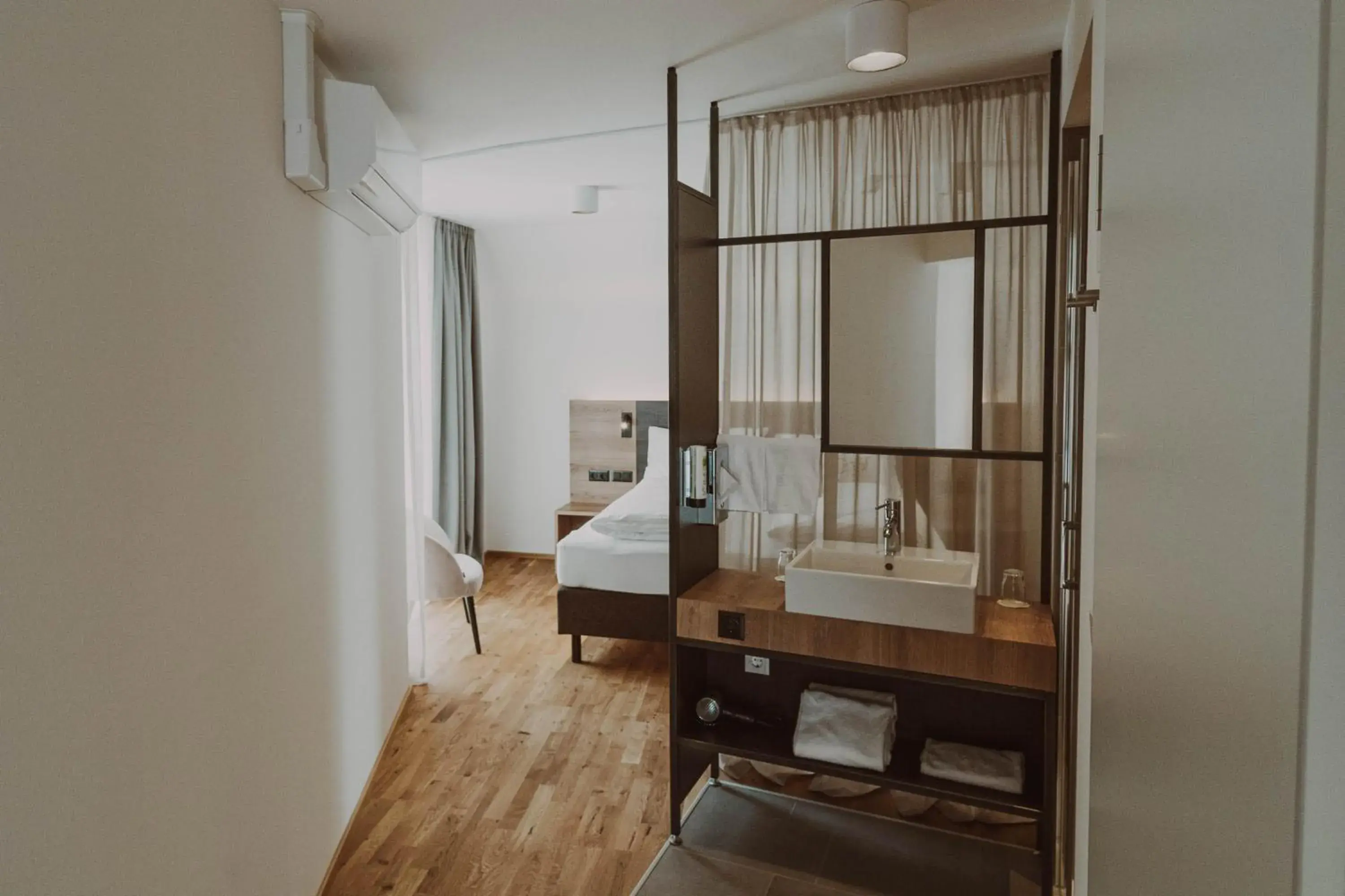 Standard Double or Twin Room in Burghotel Schlaining Standard Double or Twin Room in Burghotel Schlaining