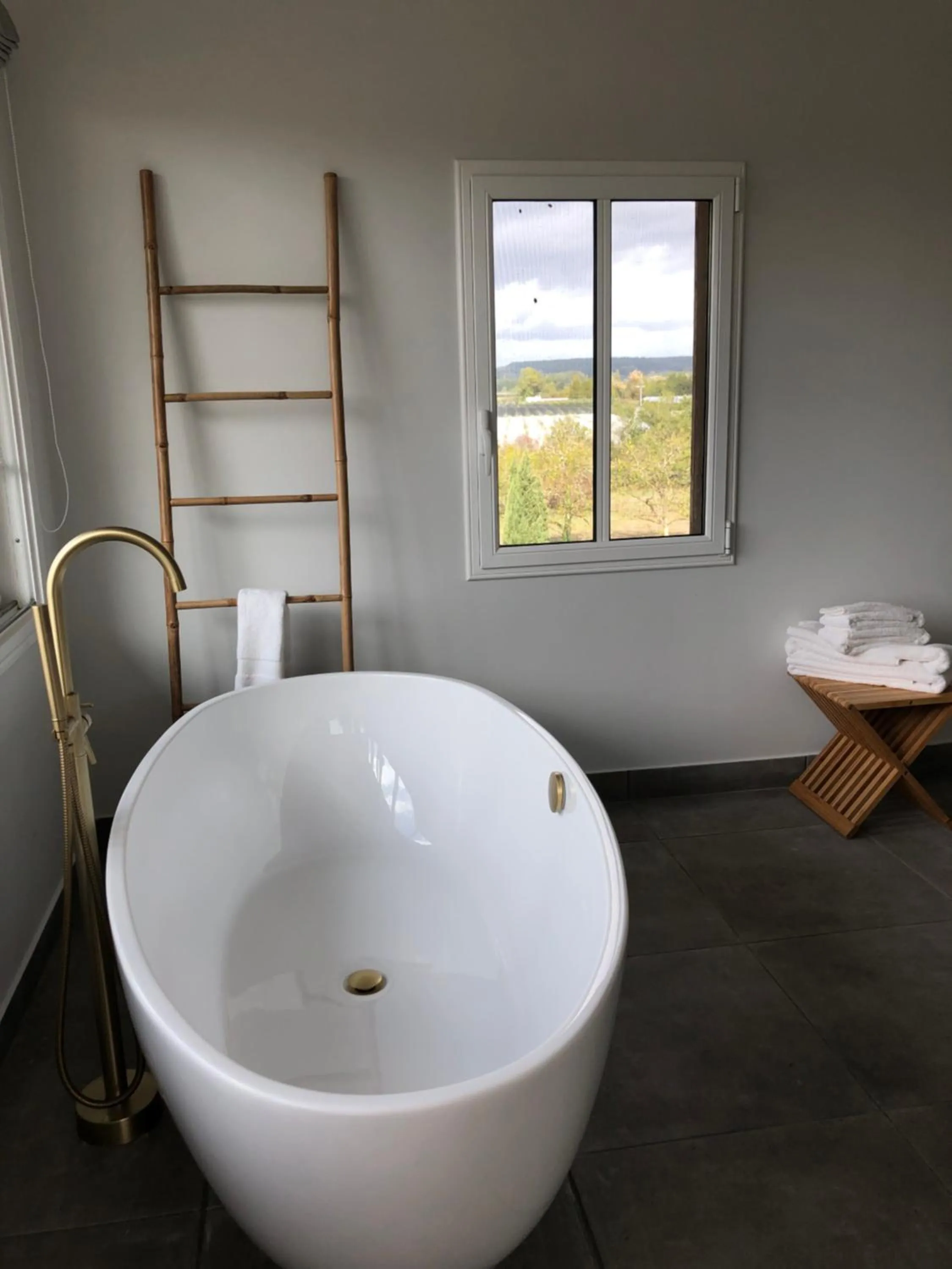 Bath in Château Destinée