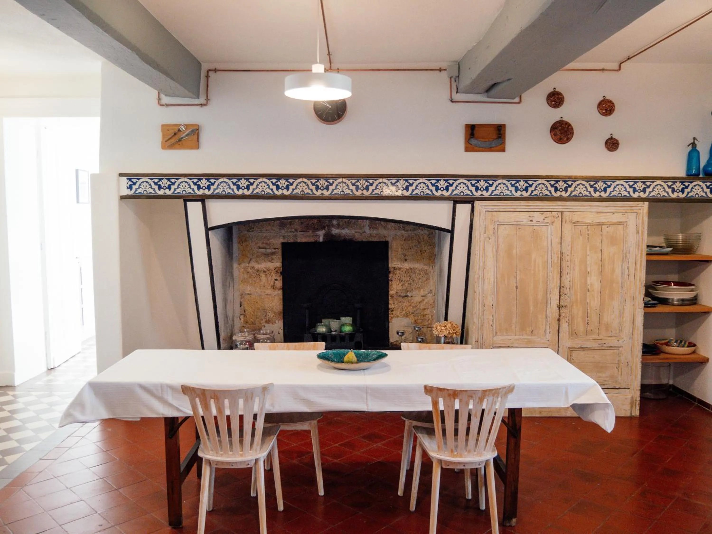 Communal kitchen in Château Destinée
