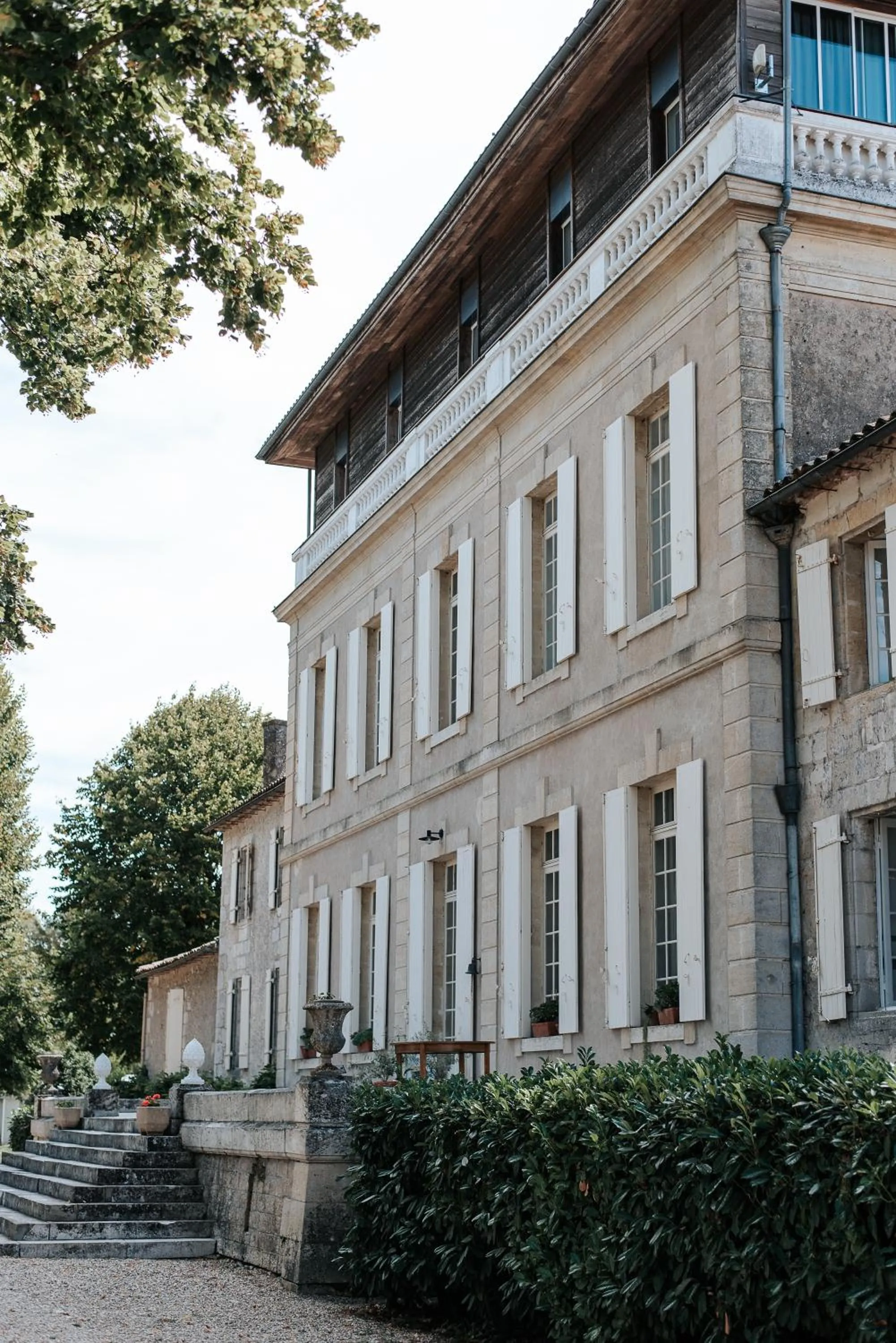 Property building in Château Destinée