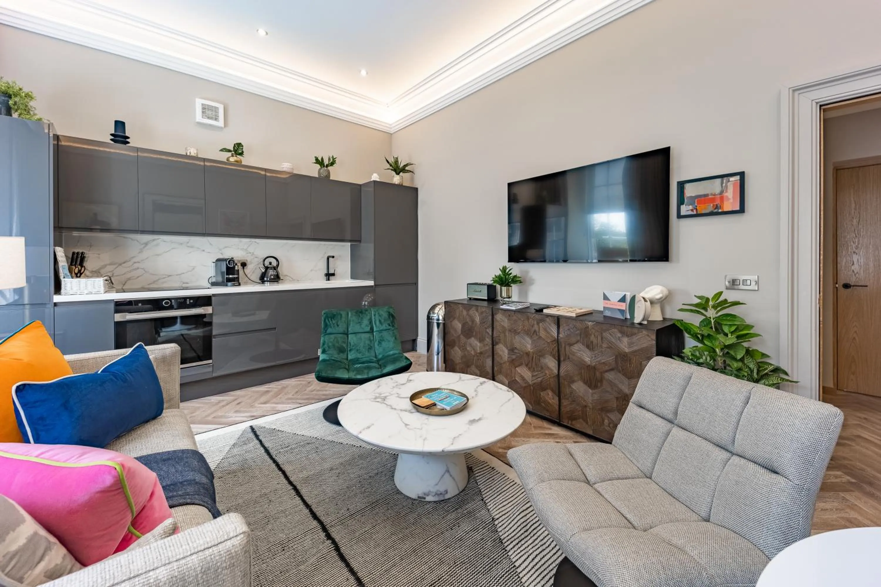 Kitchen or kitchenette in No1 Apartments & Bedrooms St Andrews - St Mary's