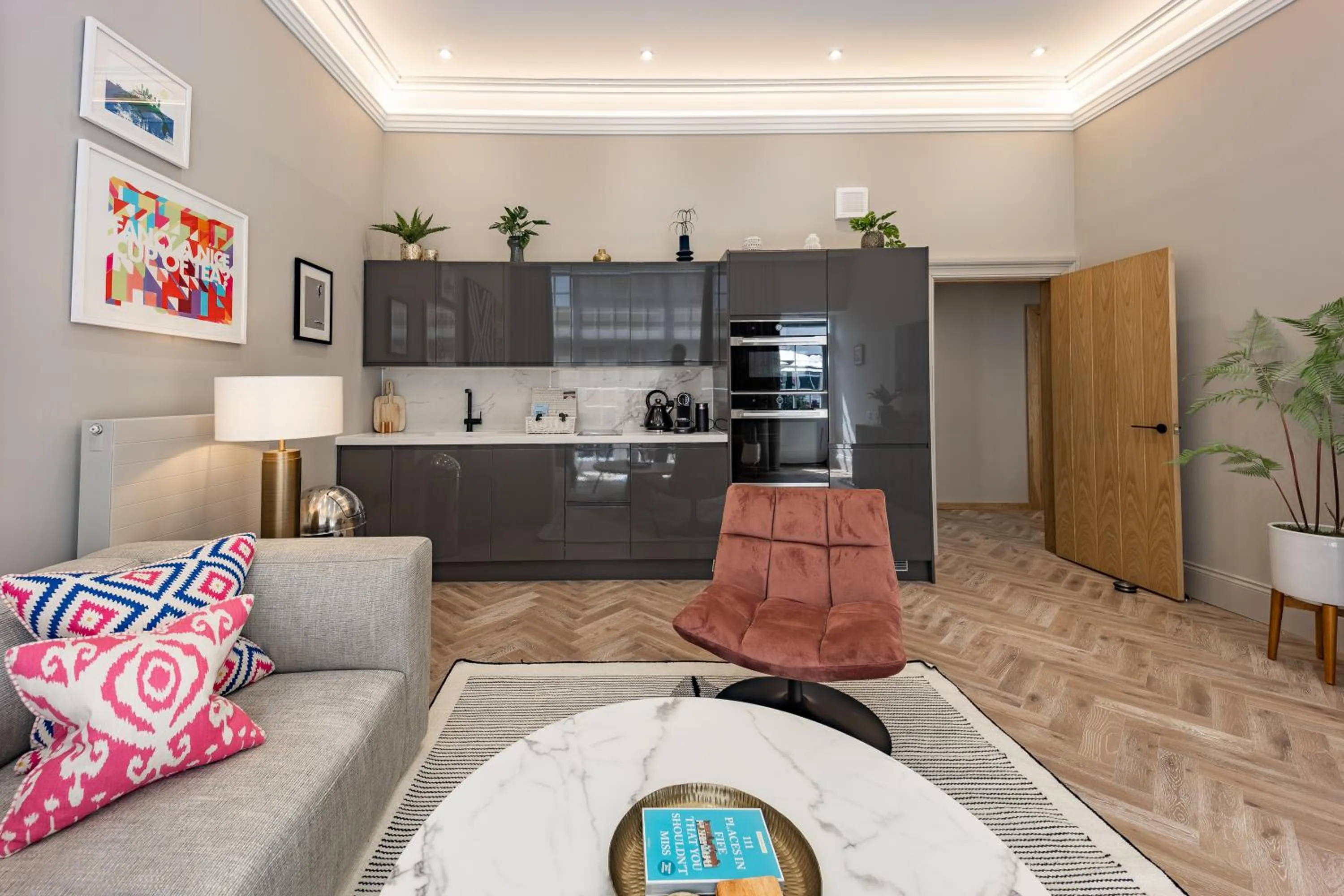 Kitchen or kitchenette in No1 Apartments & Bedrooms St Andrews - St Mary's