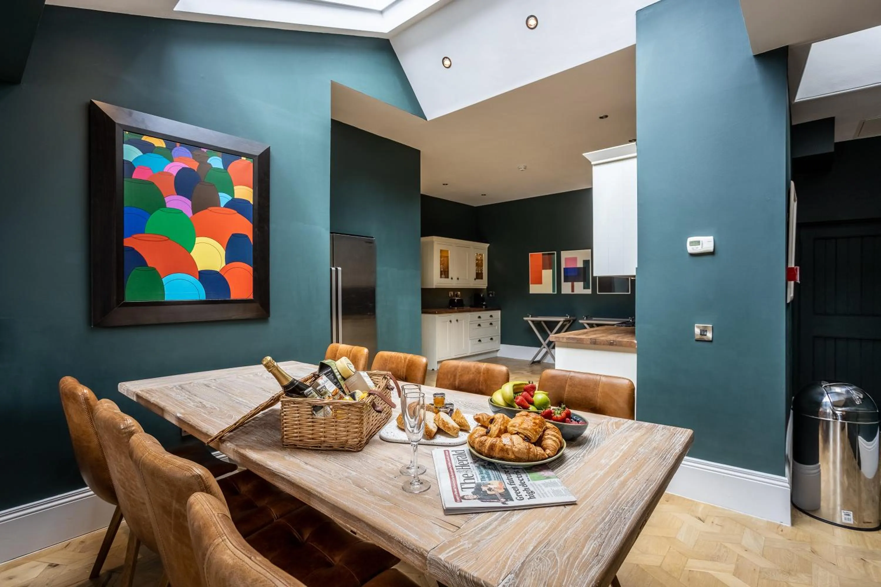 Kitchen or kitchenette in No1 Apartments & Bedrooms St Andrews - St Mary's