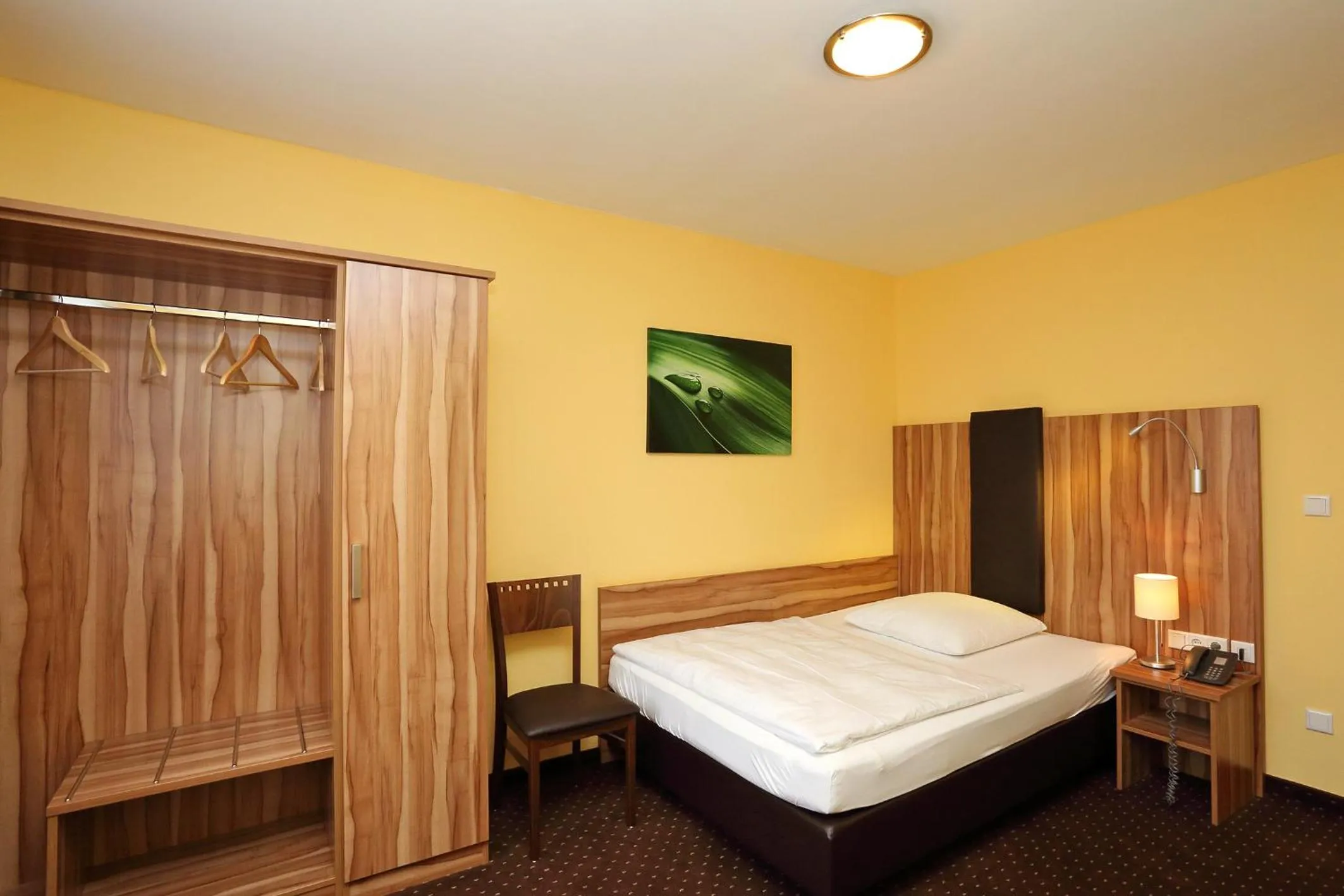 Photo of the whole room, Bed in Hotel Silberhorn