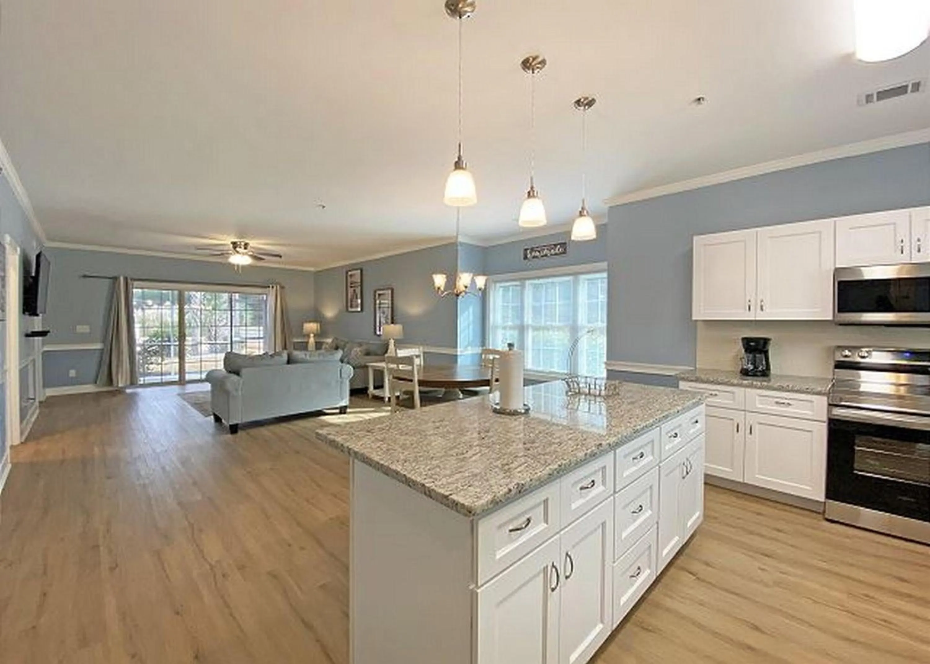 Kitchen or kitchenette in Magnolia Place by Palmetto Vacations