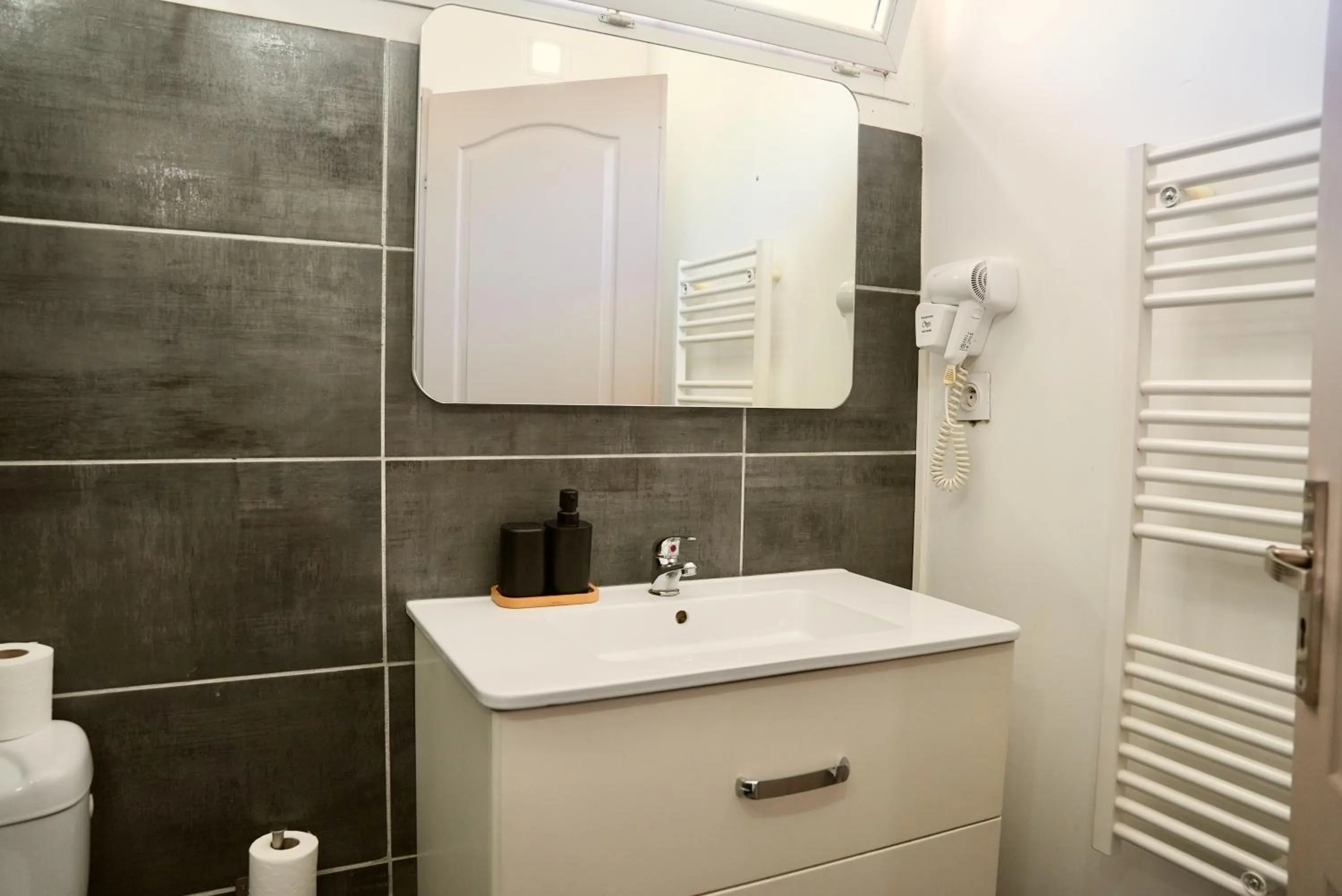 Mas La Farelle Gîte, Fitness & Salle de jeux gratuite & SPA en supplément