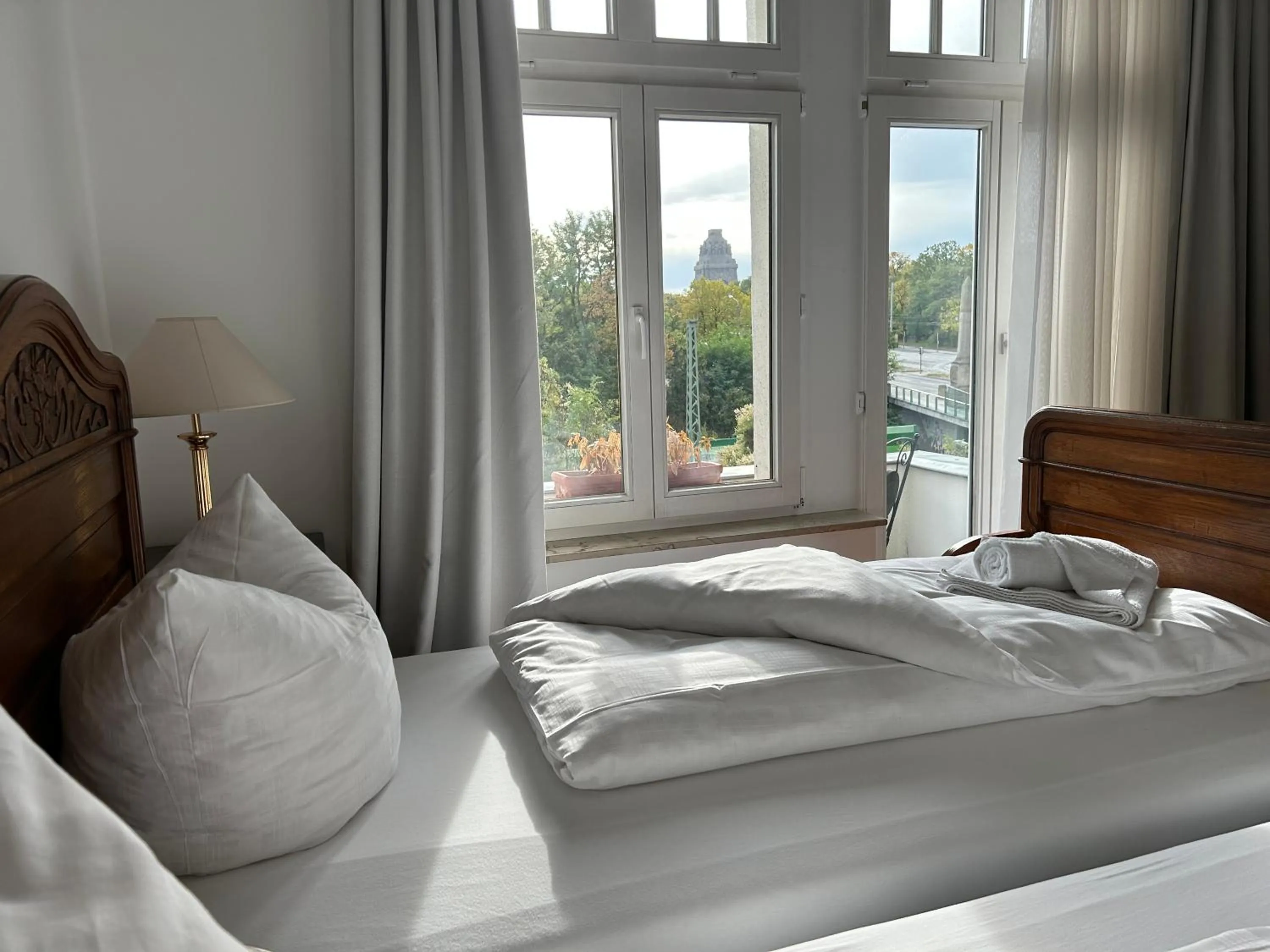 Photo of the whole room, Bed in Jahrhunderthotel Leipzig