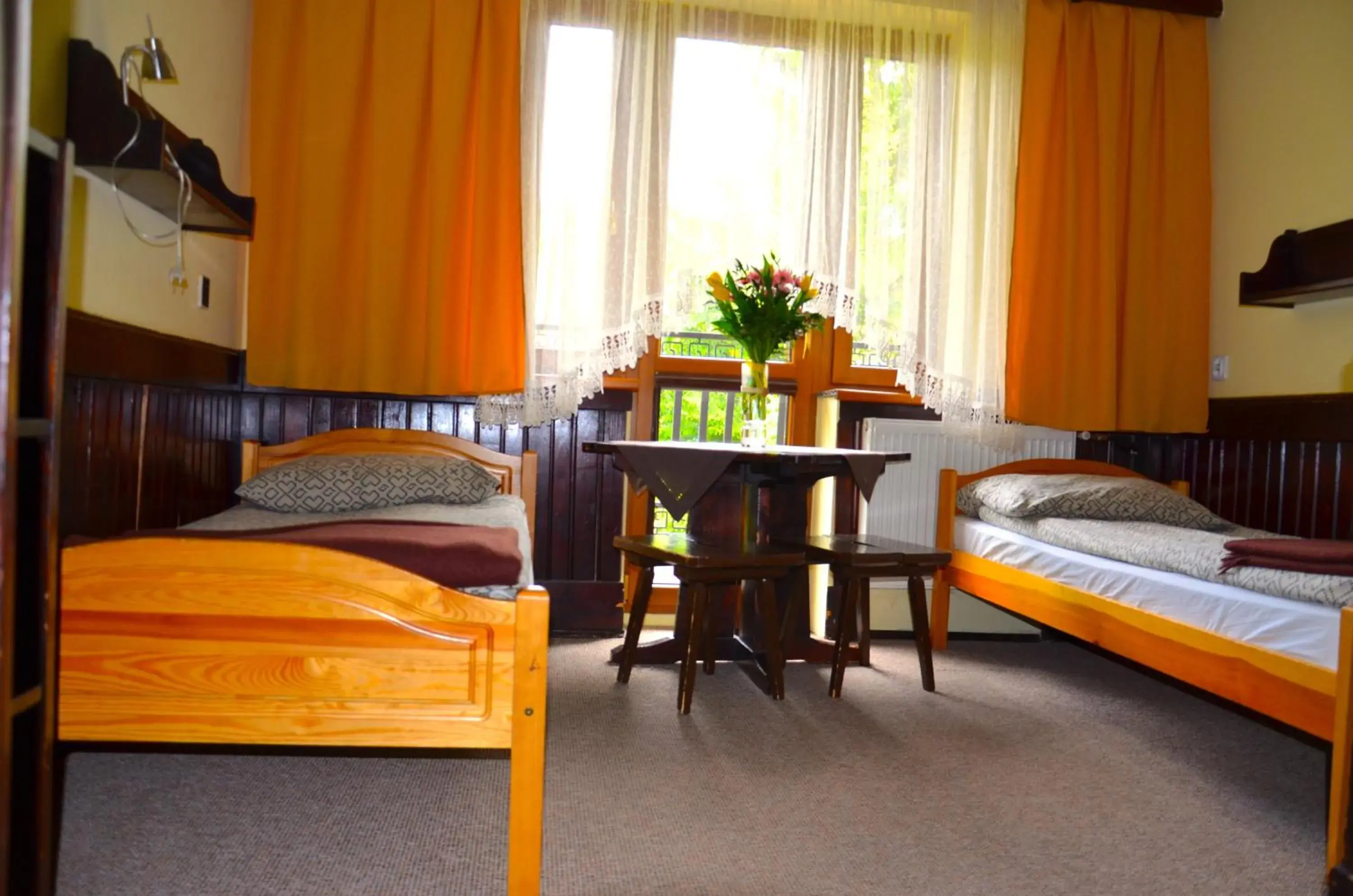 Twin Room with Private Bathroom in Ośrodek Wypoczynkowo-Szkoleniowy HALNY Twin Room with Private Bathroom in Ośrodek Wypoczynkowo-Szkoleniowy HALNY