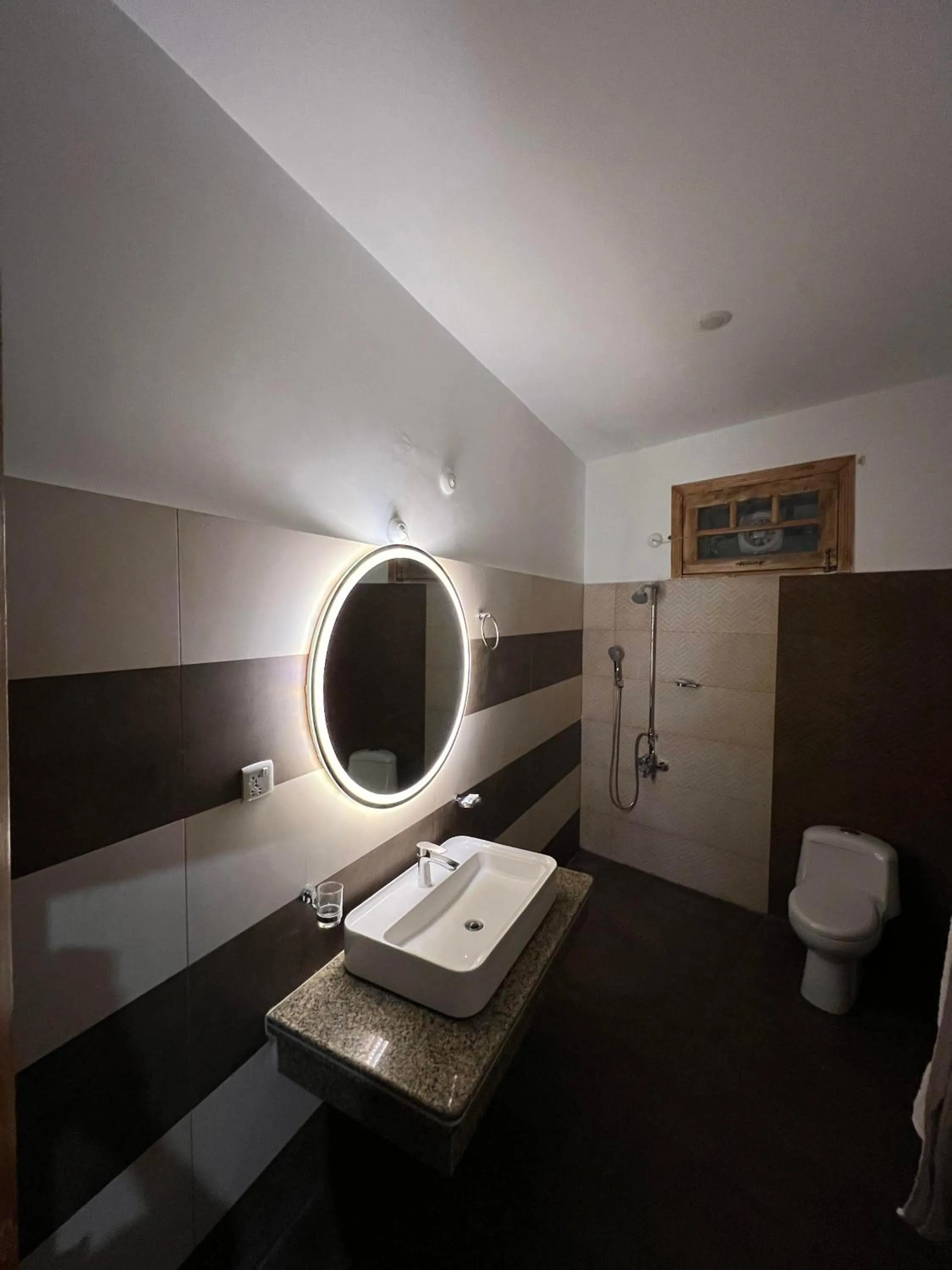 Bathroom in ISLE OF HIGHLAND TOURS Guest House