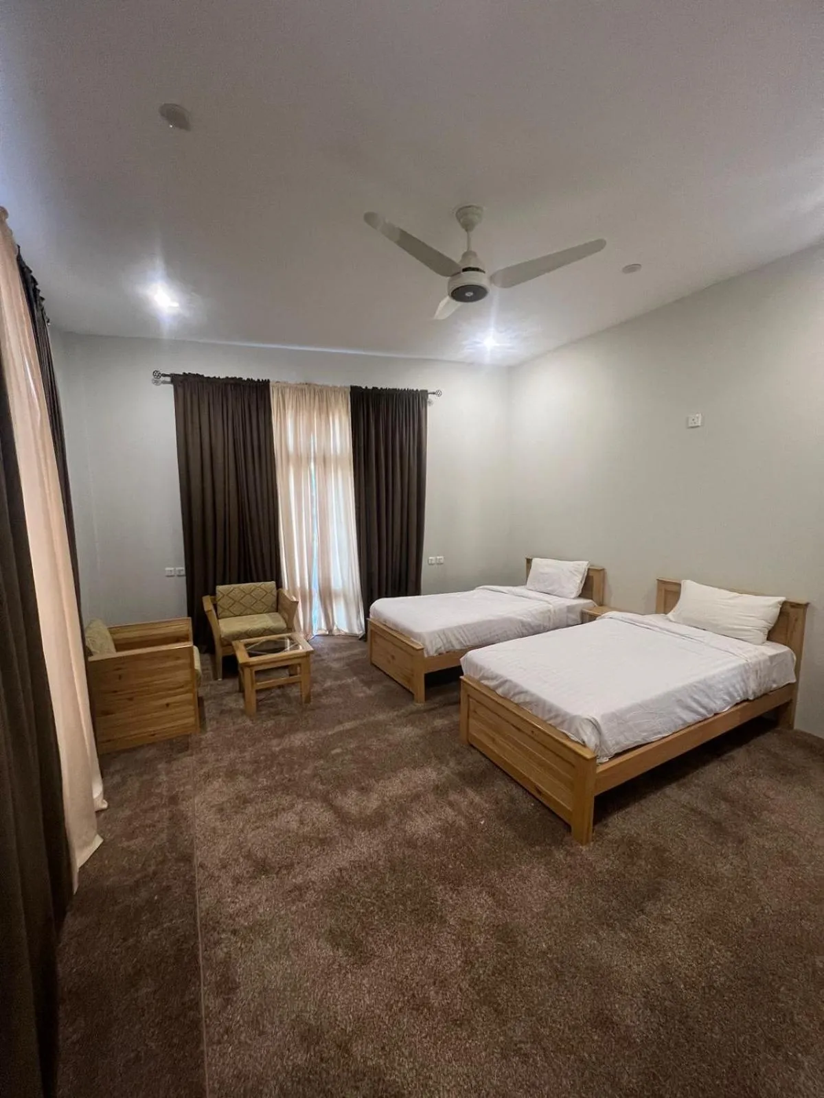 Photo of the whole room, Bed in ISLE OF HIGHLAND TOURS Guest House