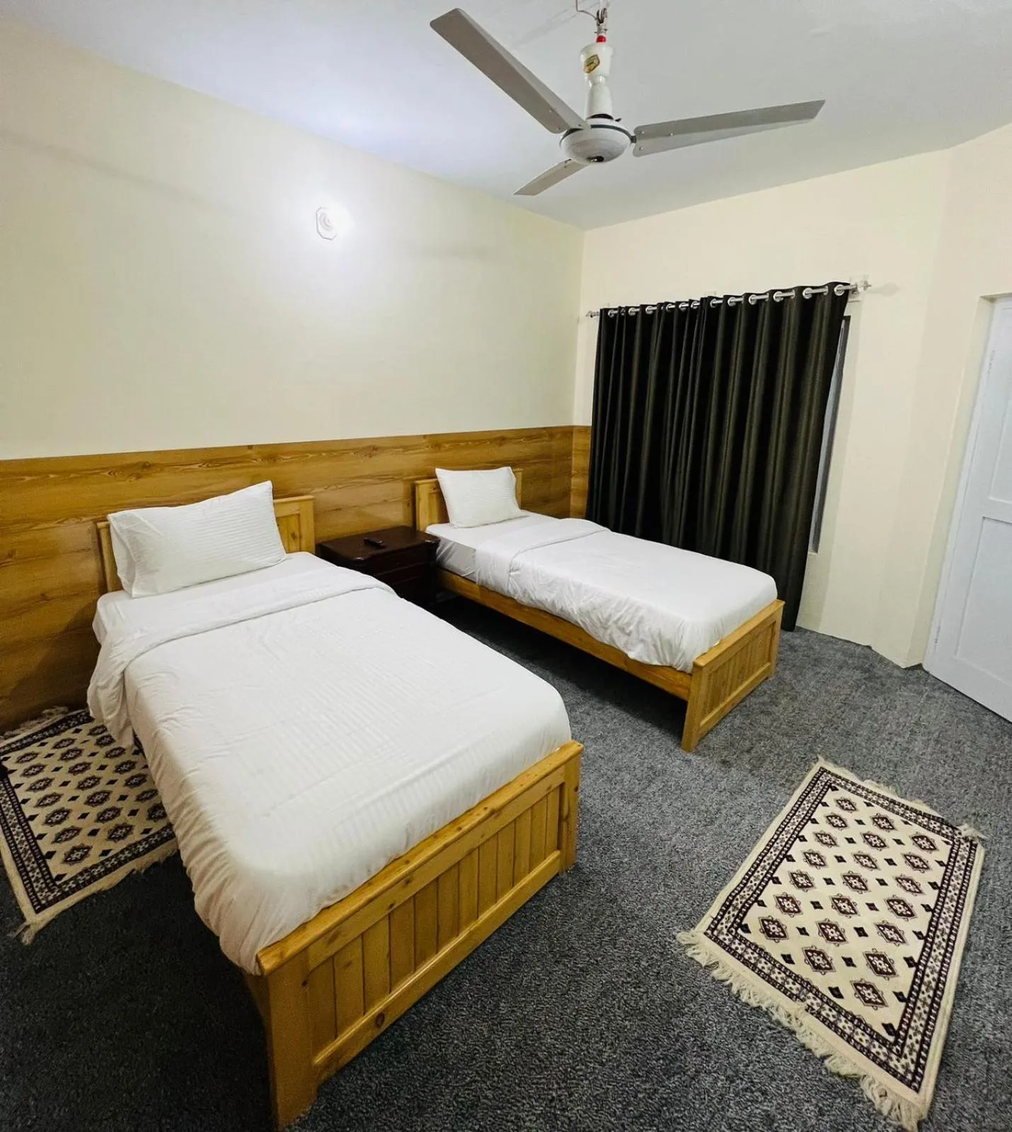 Bed in ISLE OF HIGHLAND TOURS Guest House