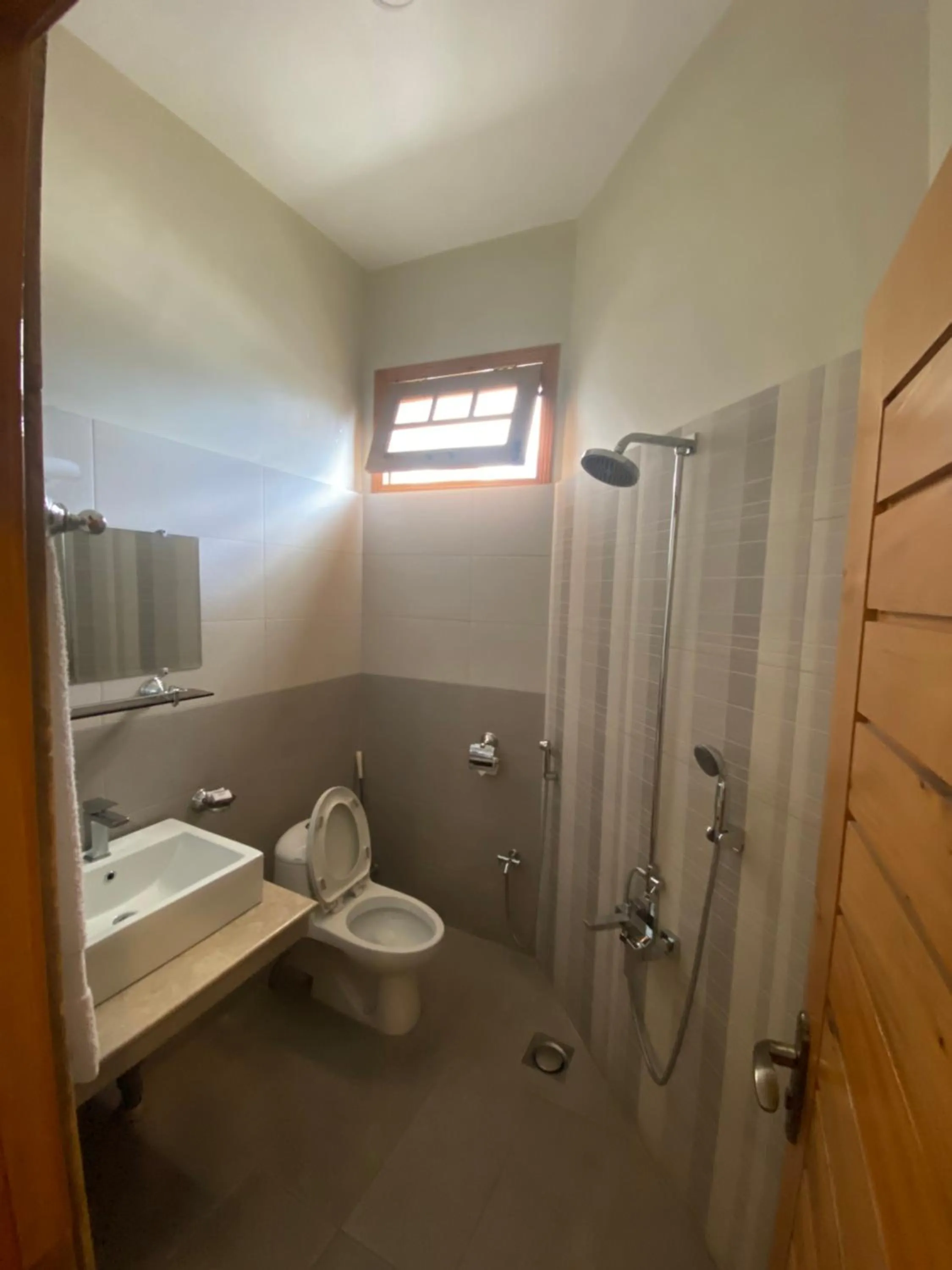Bathroom in ISLE OF HIGHLAND TOURS Guest House