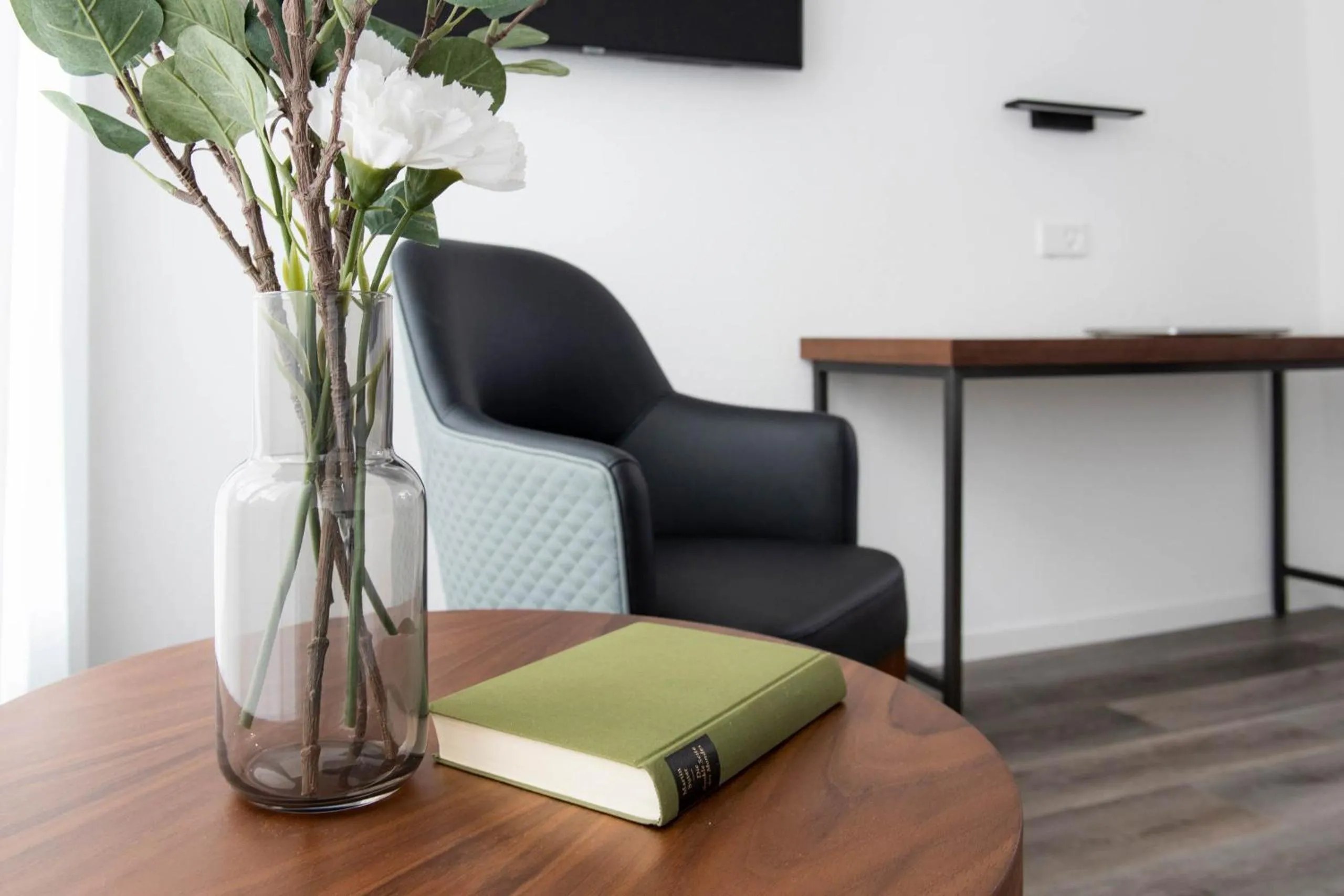 Business facilities in K BUSINESS