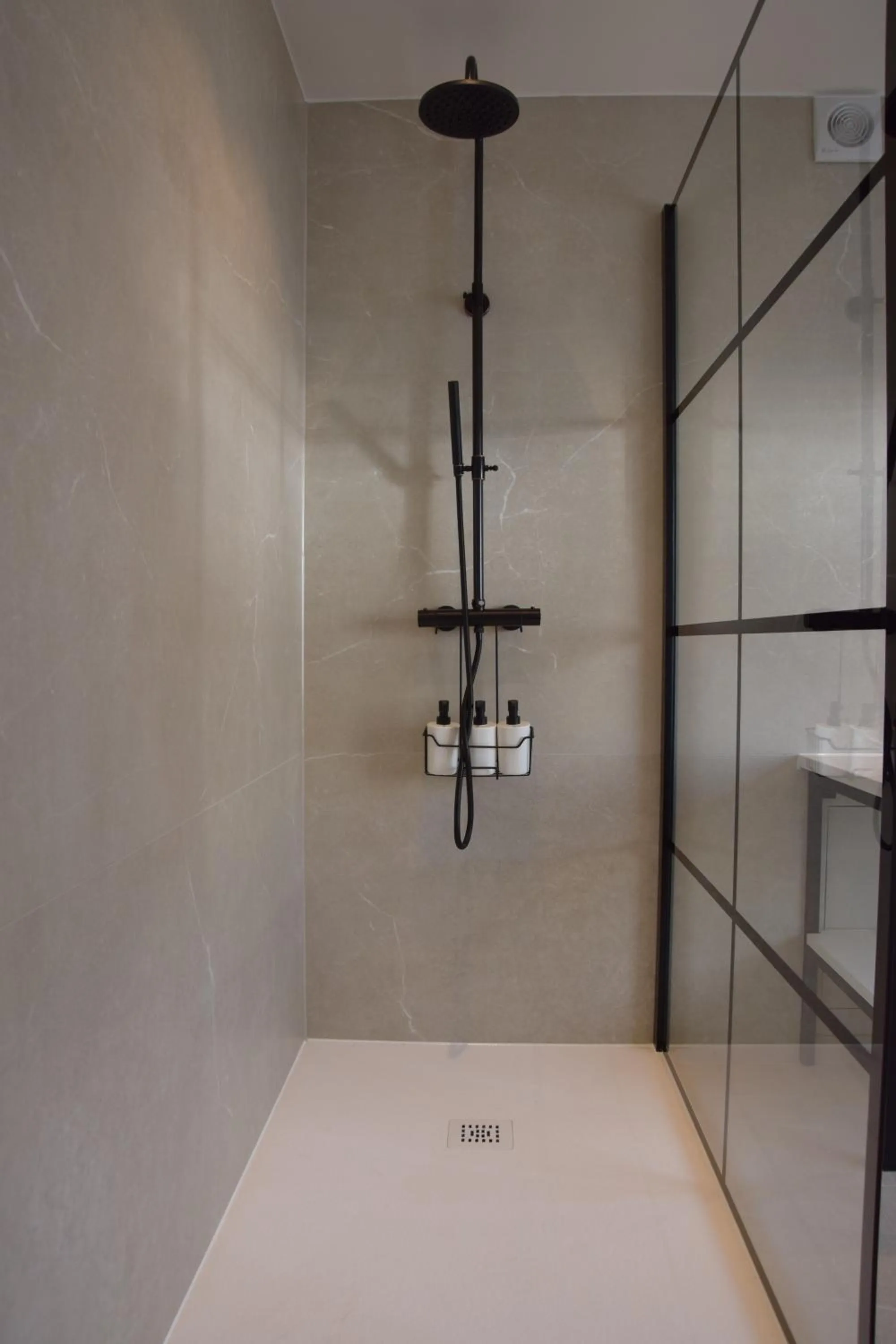 Shower in B&B Villa Mimosa