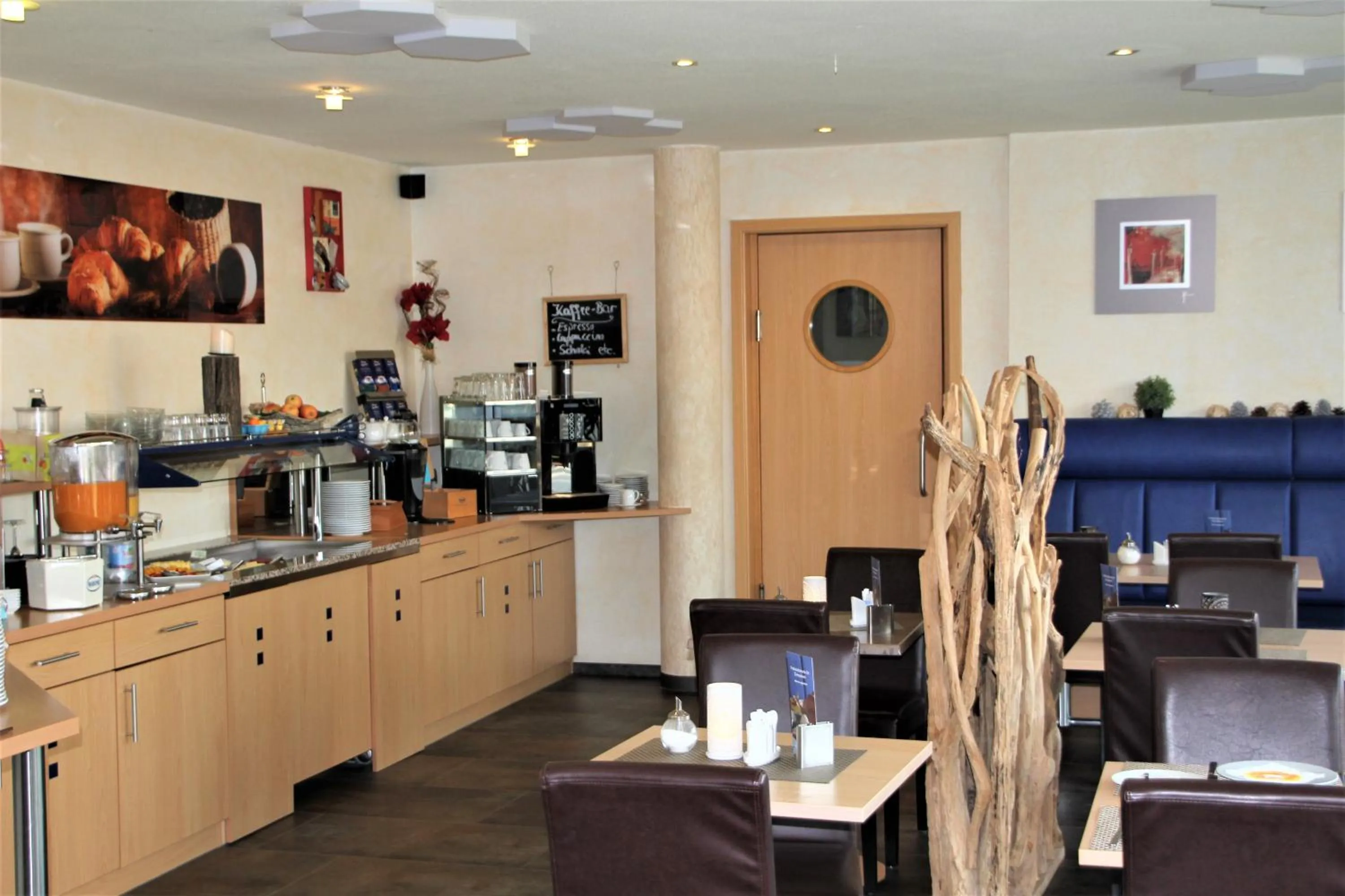 Restaurant/places to eat in Hotel Ifen