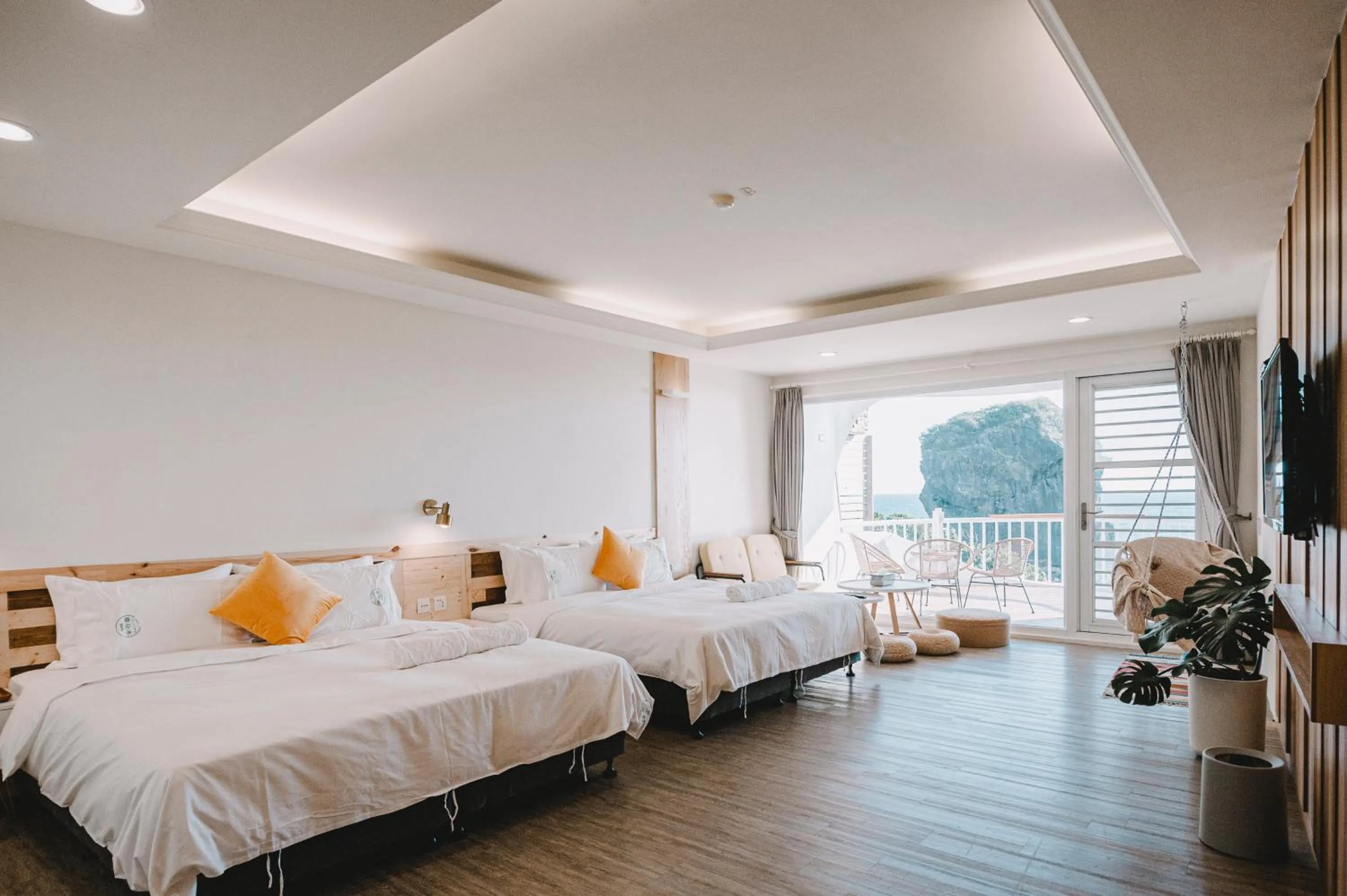 Bed in Yellow's Kenting B&B II