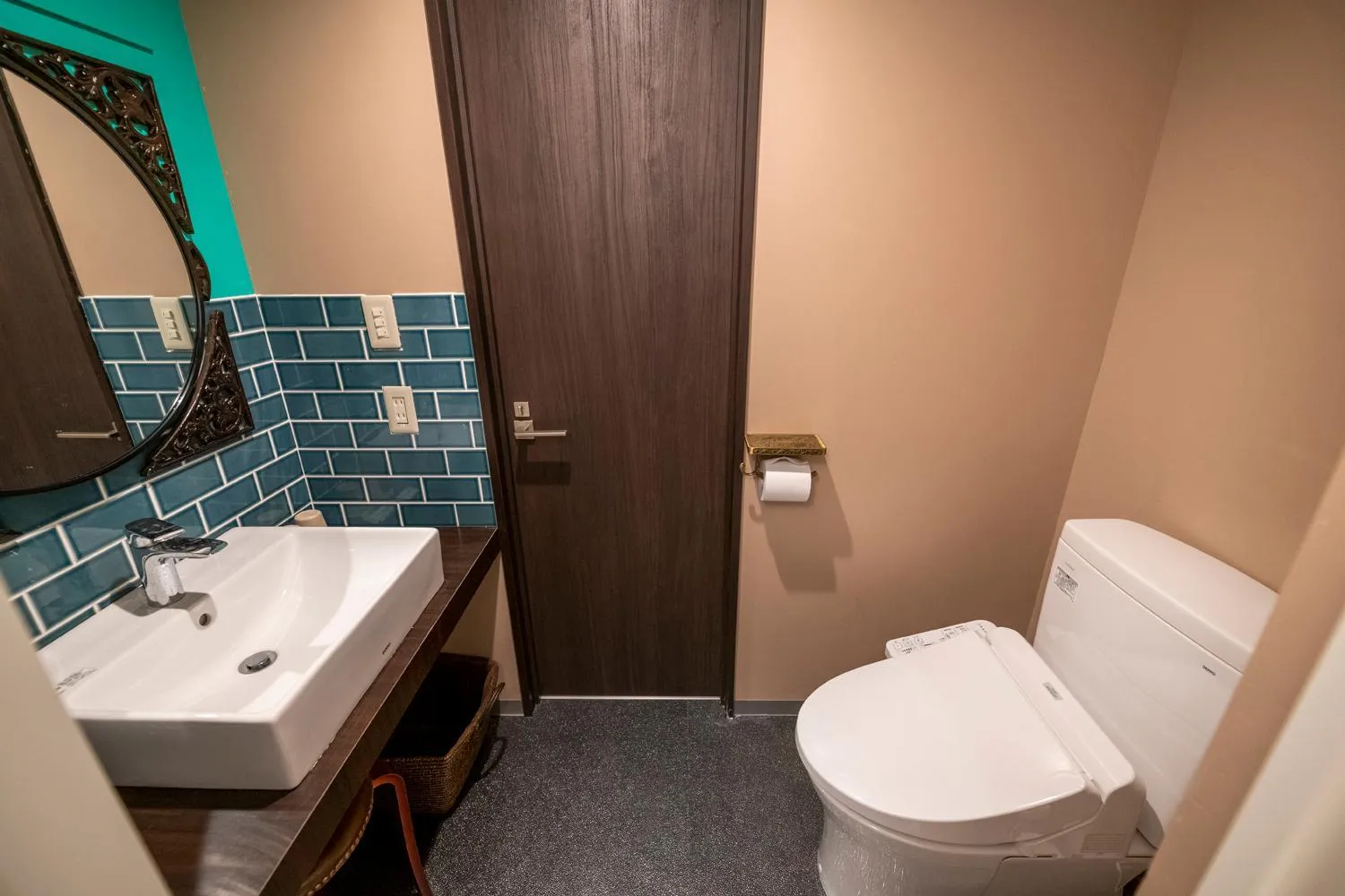 Toilet in Room Inn Shanghai 横浜中華街 Room3