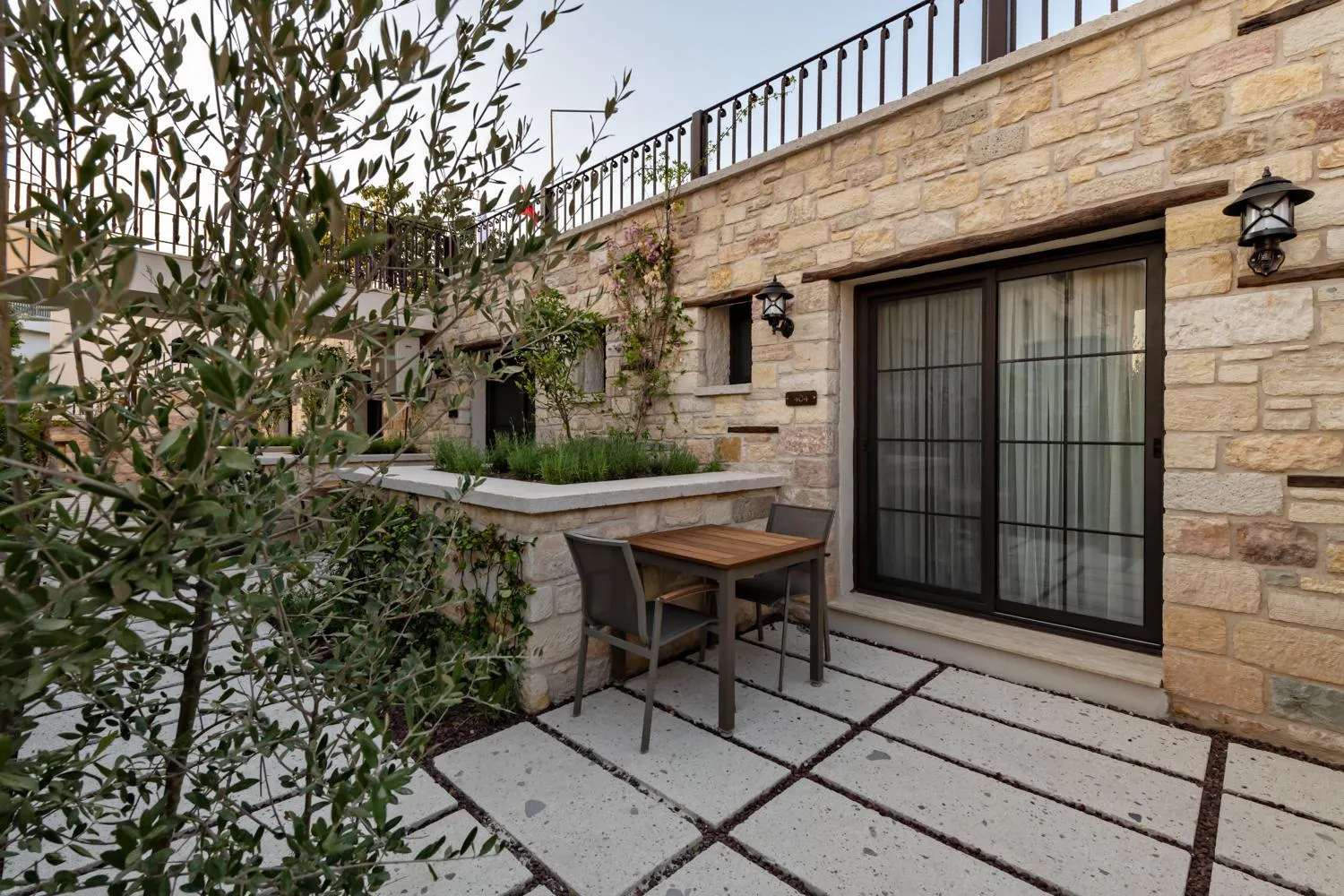 Garden in Atrium Taş Otel