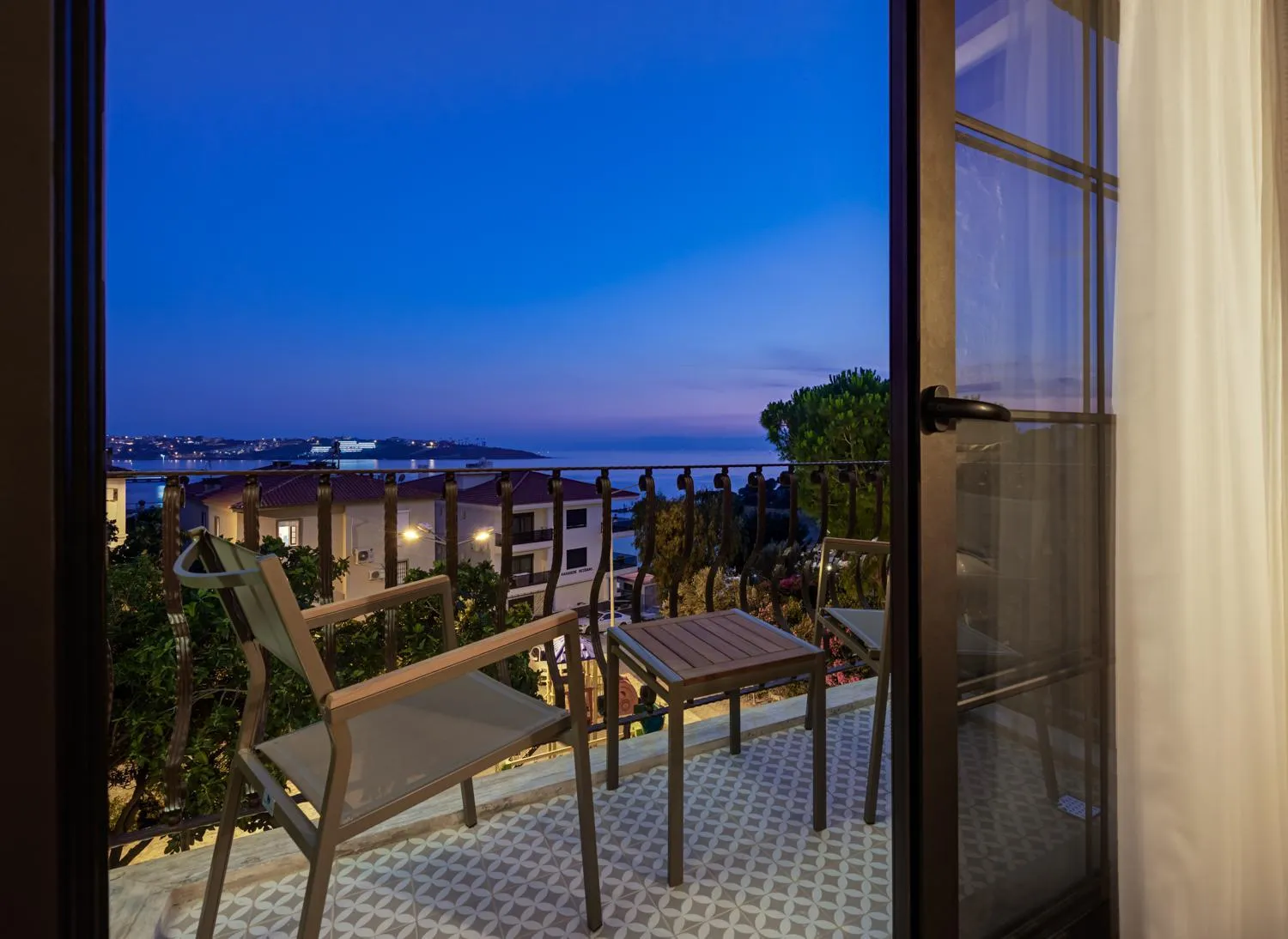 Balcony/Terrace in Atrium Taş Otel