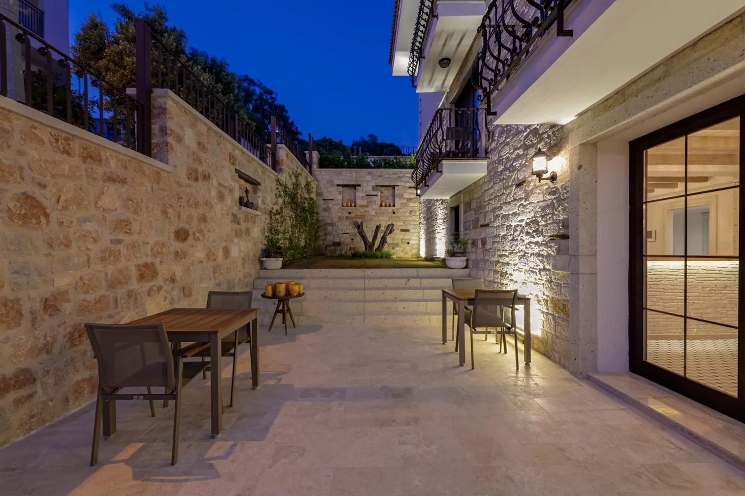 Patio in Atrium Taş Otel