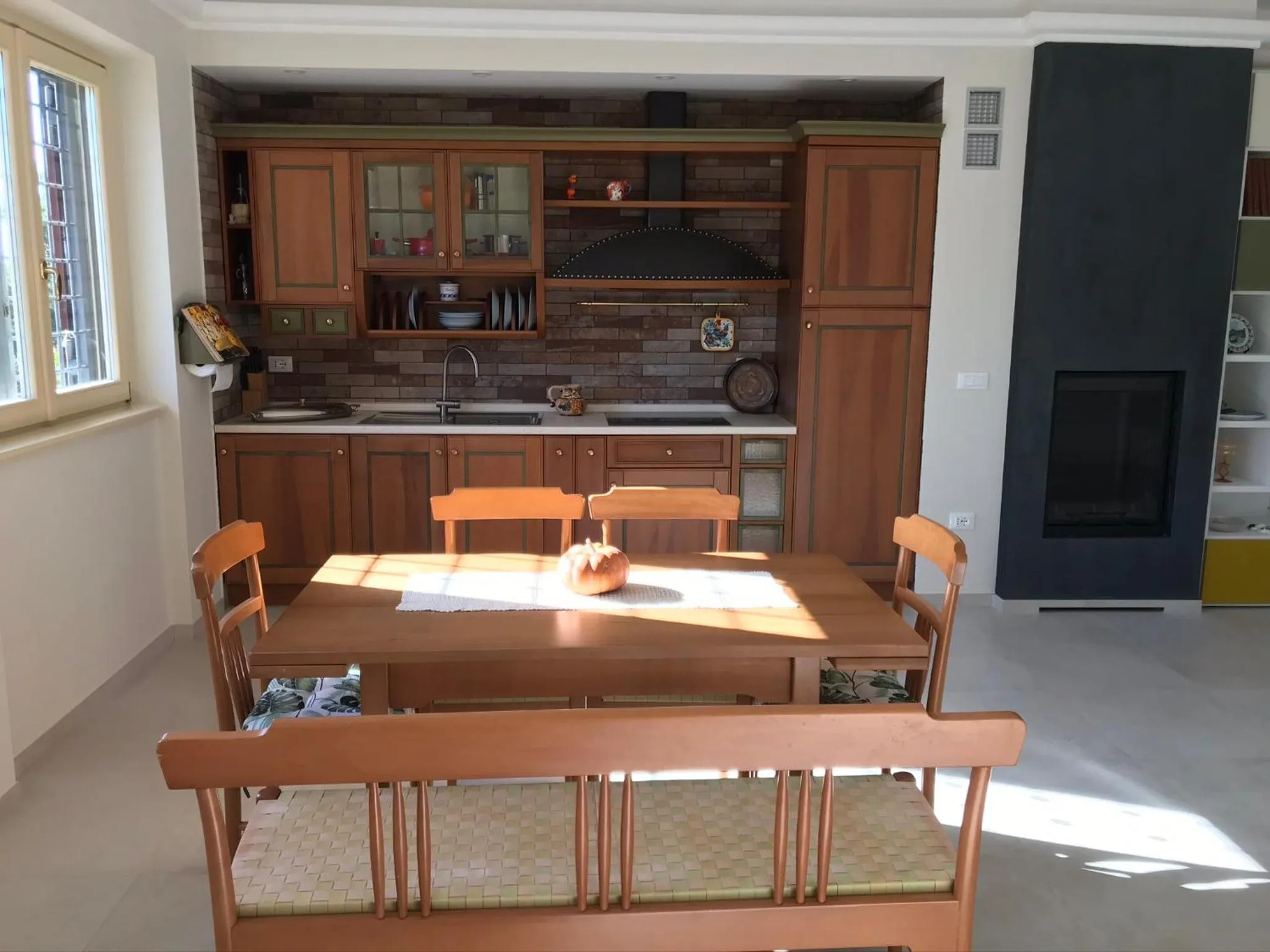 Dining area in B&B Bee