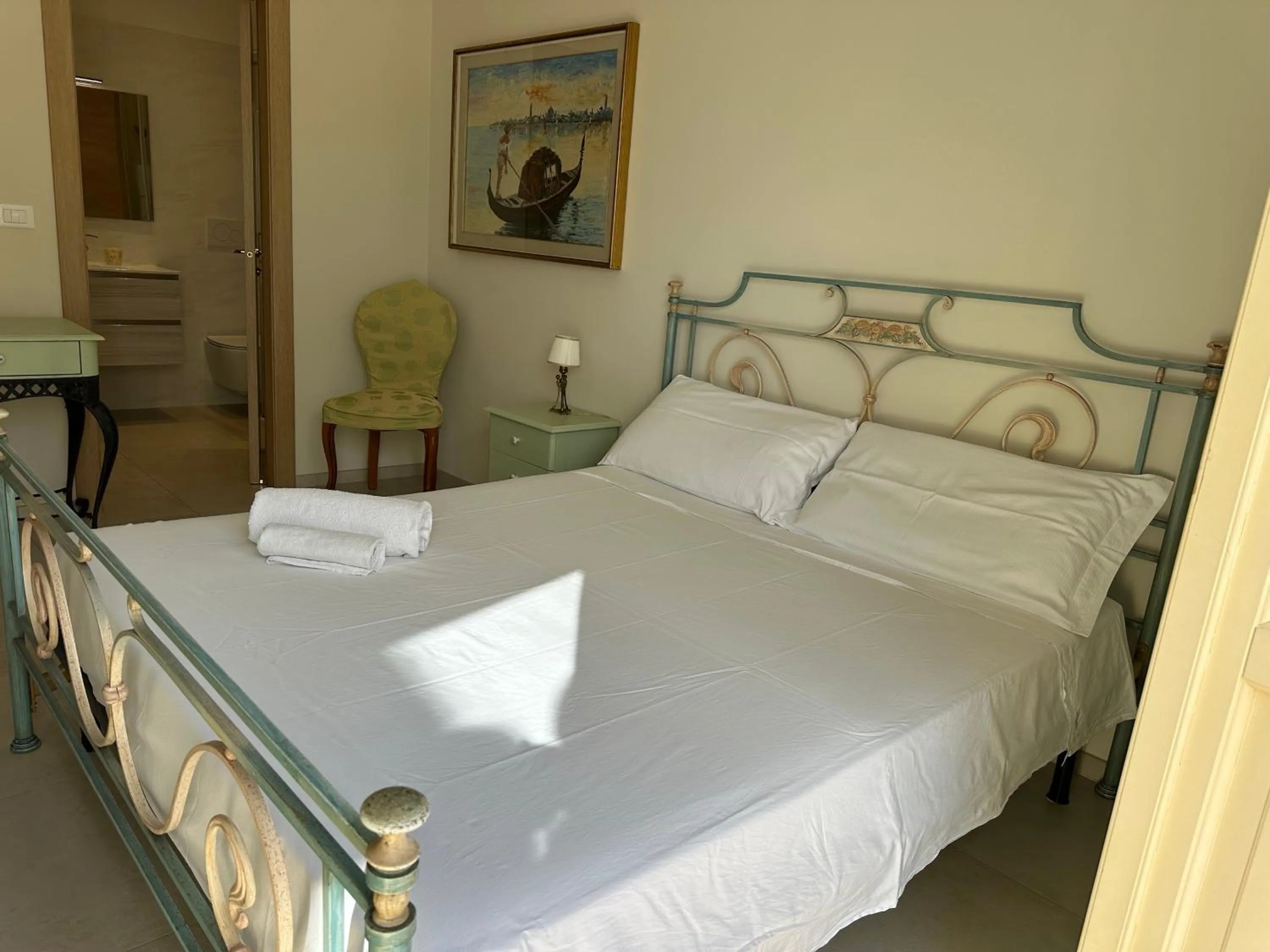 Bedroom, Bed in B&B Bee