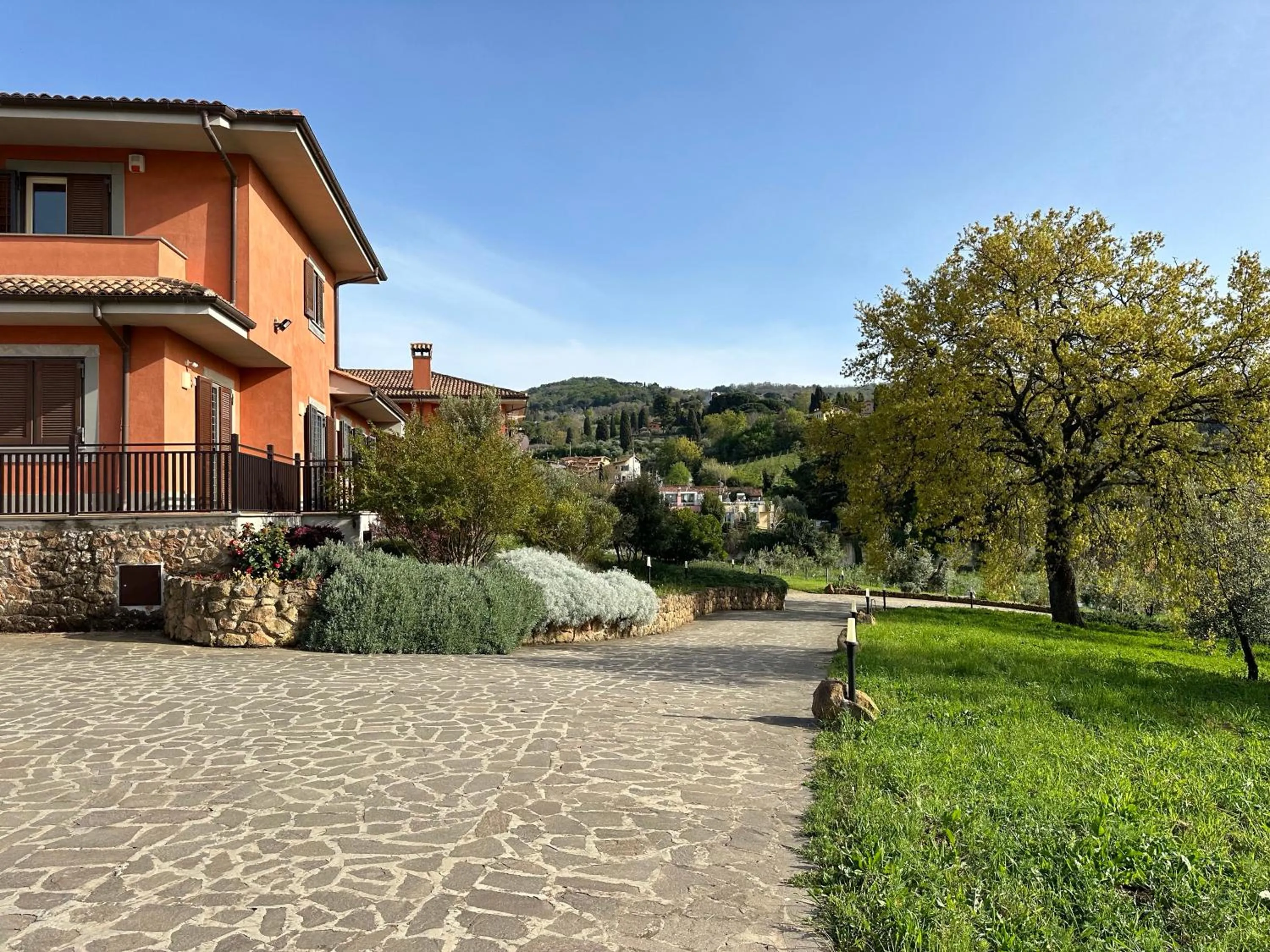 Property building in B&B Bee