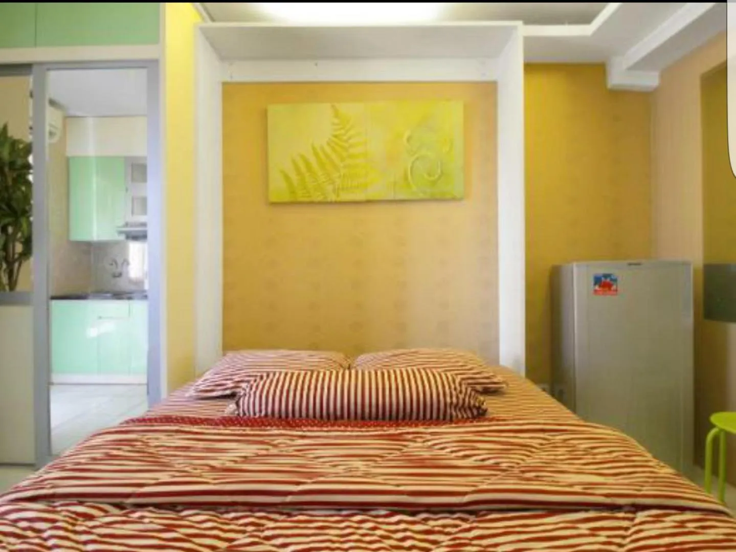 Bed in Kalibata city by Sang Living