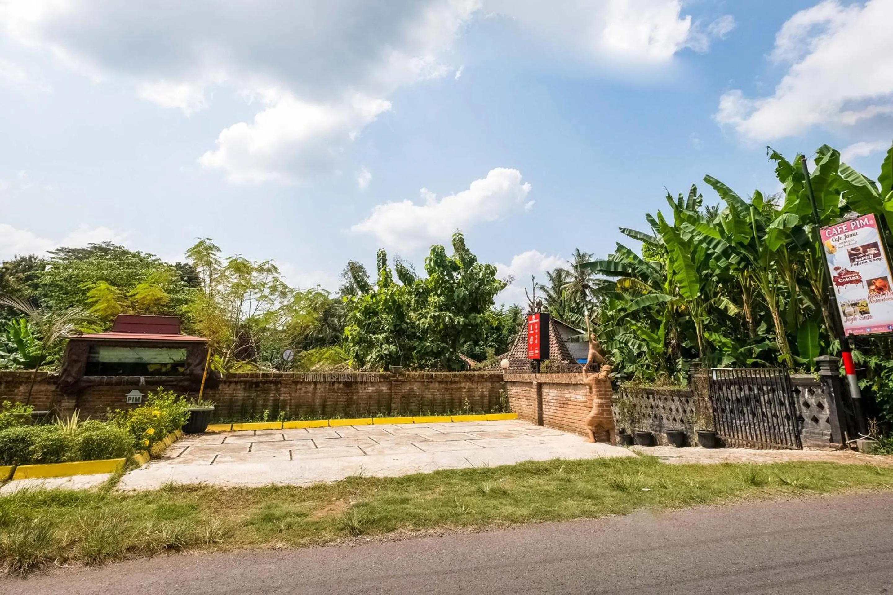 Facade/entrance in Hotel O Pondok Inspirasi Minggir