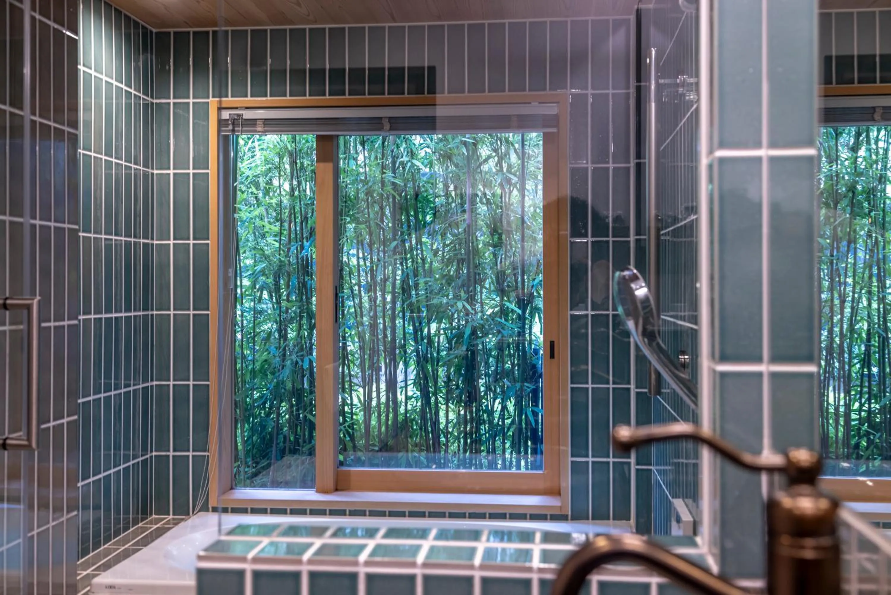 Shower in Kyo no oozora SAIKA